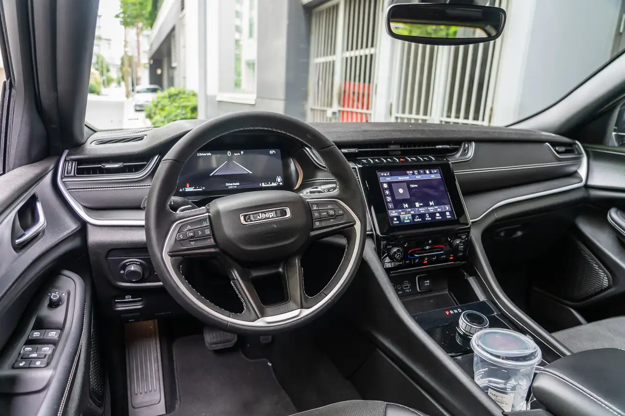 Jeep Grand Cherokee снимка Jeep Grand Cherokee
