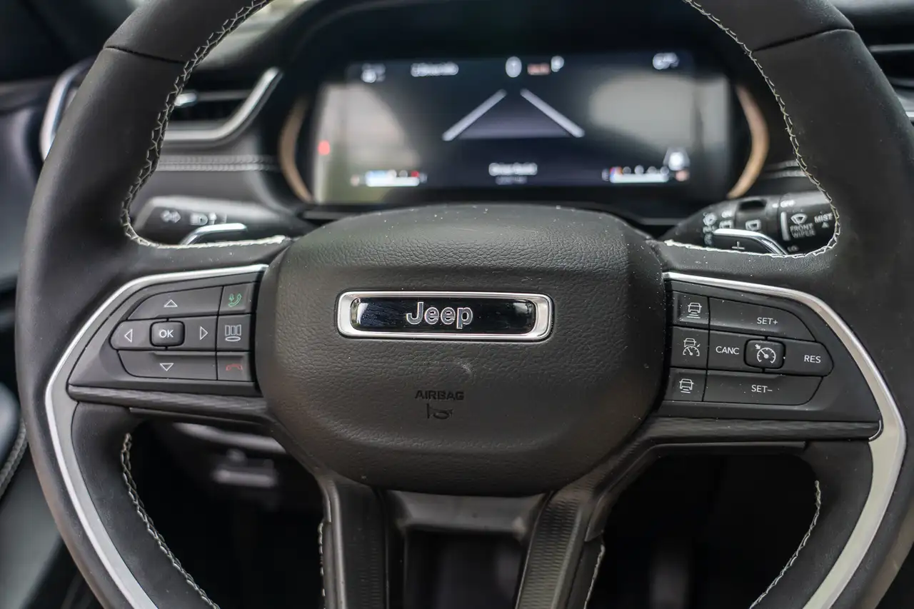 Jeep Grand Cherokee снимка Jeep Grand Cherokee