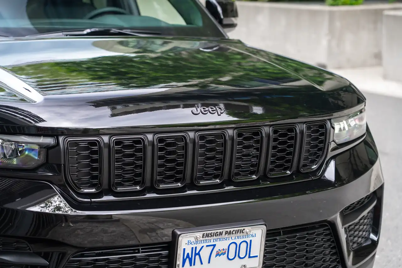Jeep Grand Cherokee снимка Jeep Grand Cherokee