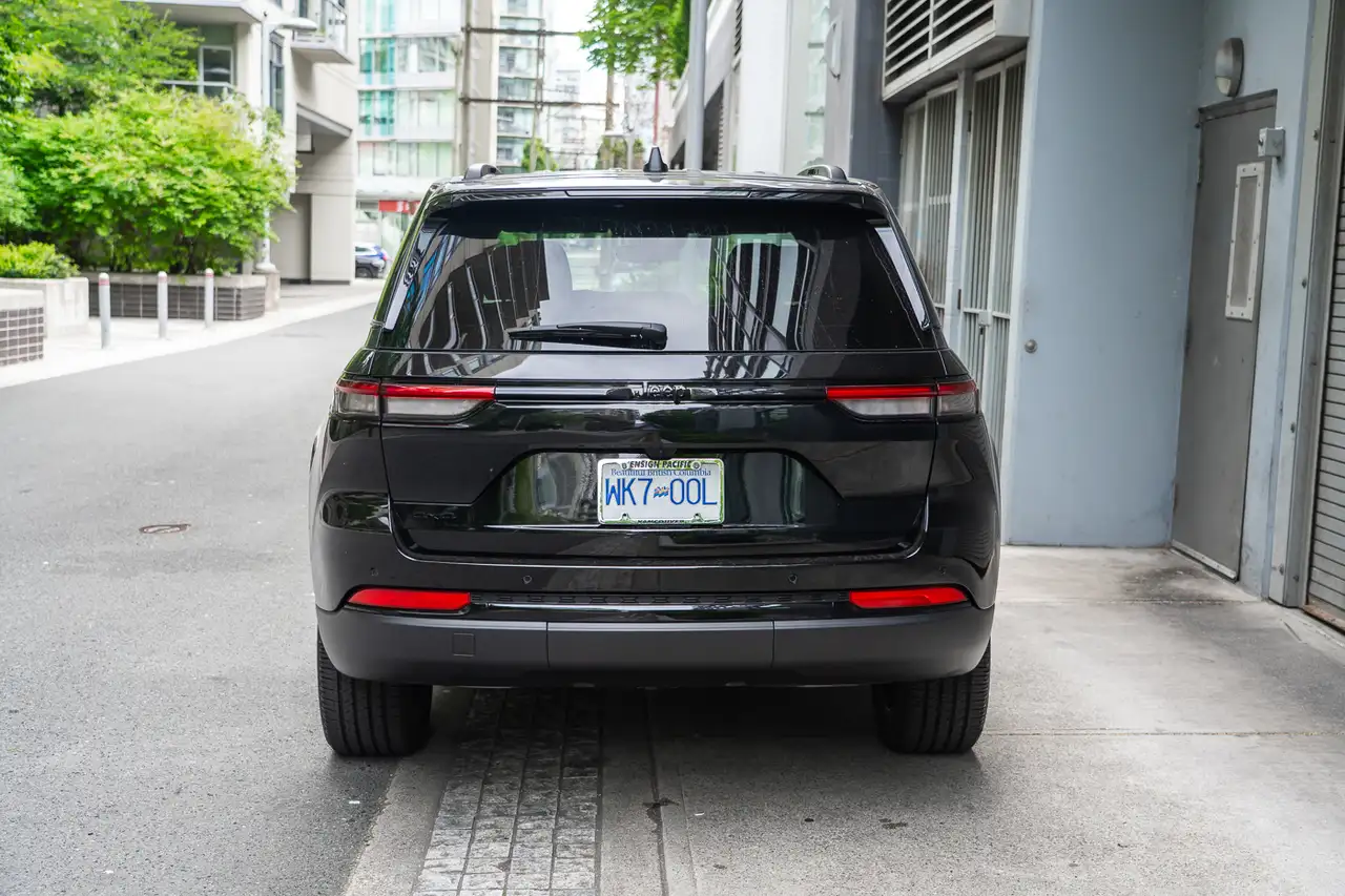 Jeep Grand Cherokee снимка Jeep Grand Cherokee