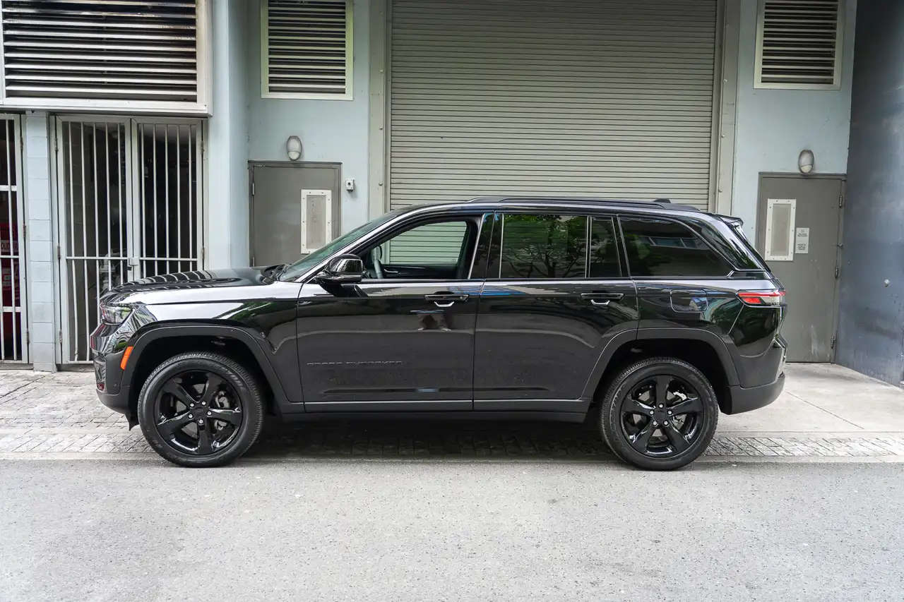 Jeep Grand Cherokee снимка Jeep Grand Cherokee