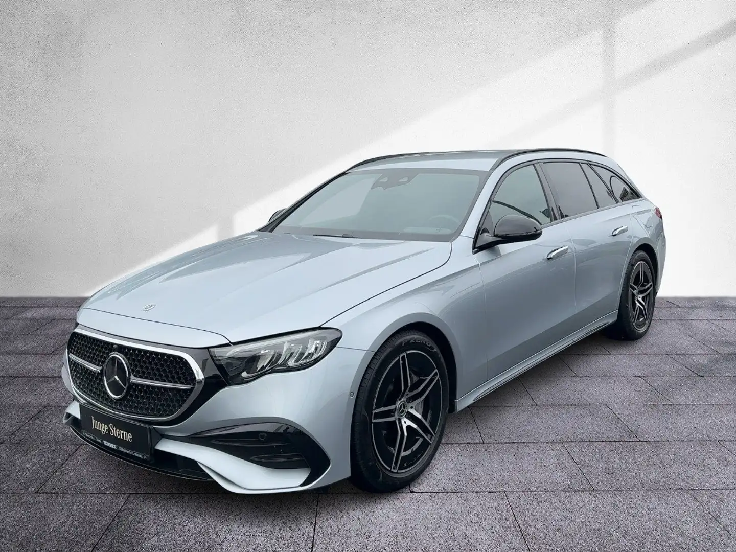 Mercedes-Benz E 300 de T 4M  NP € 83.500 AMG Line LED NAVI Silber - 2