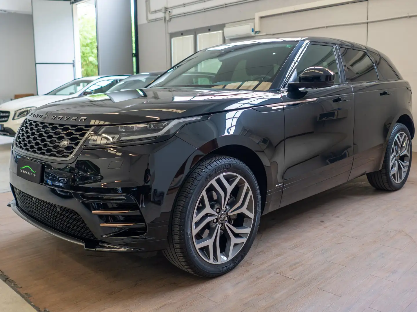 Land Rover Range Rover Velar 2.0d i4 R-Dynamic S 180cv auto my21 SOLO 80000 KM Nero - 1