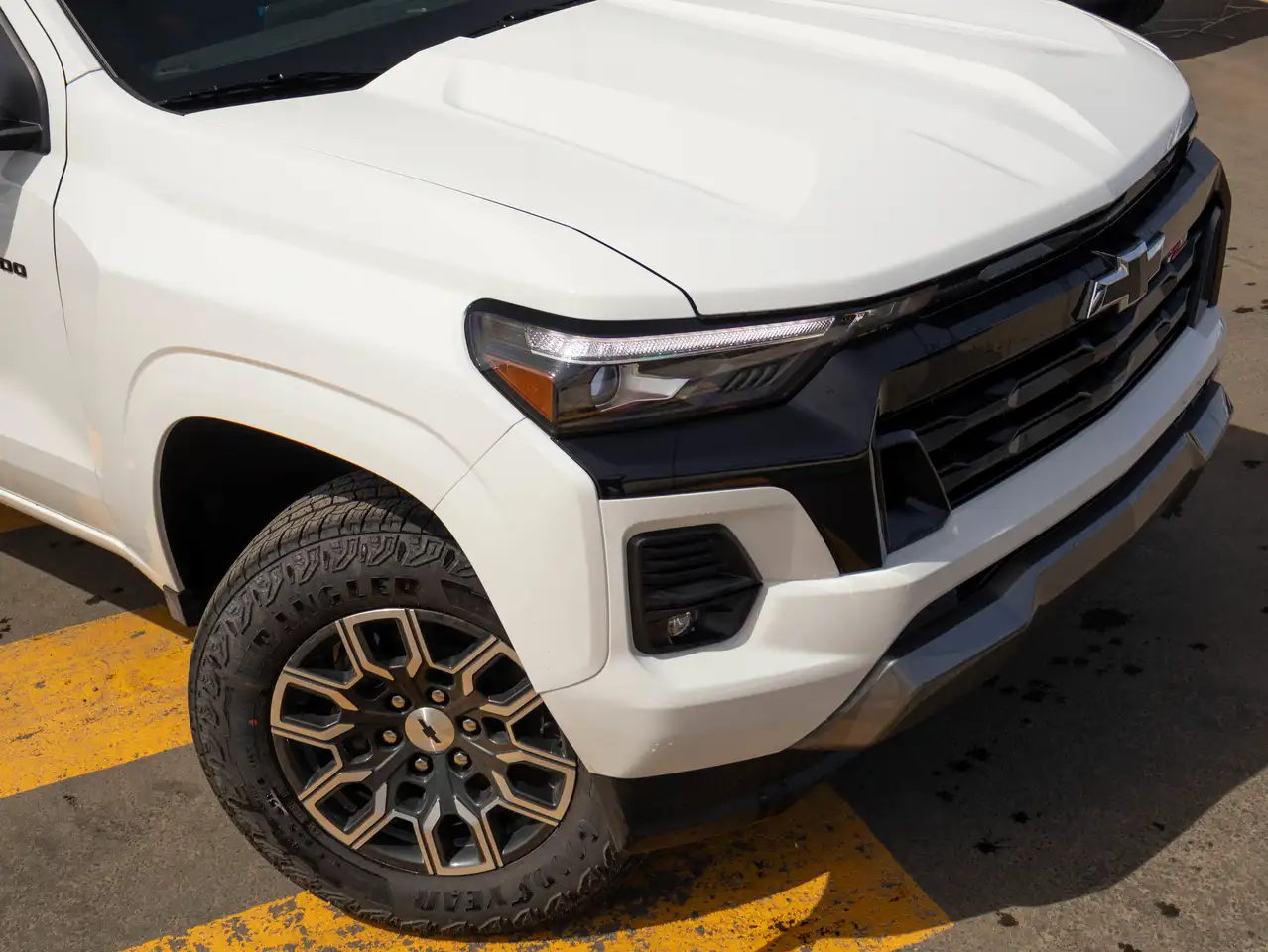 Chevrolet Colorado снимка Chevrolet Colorado
