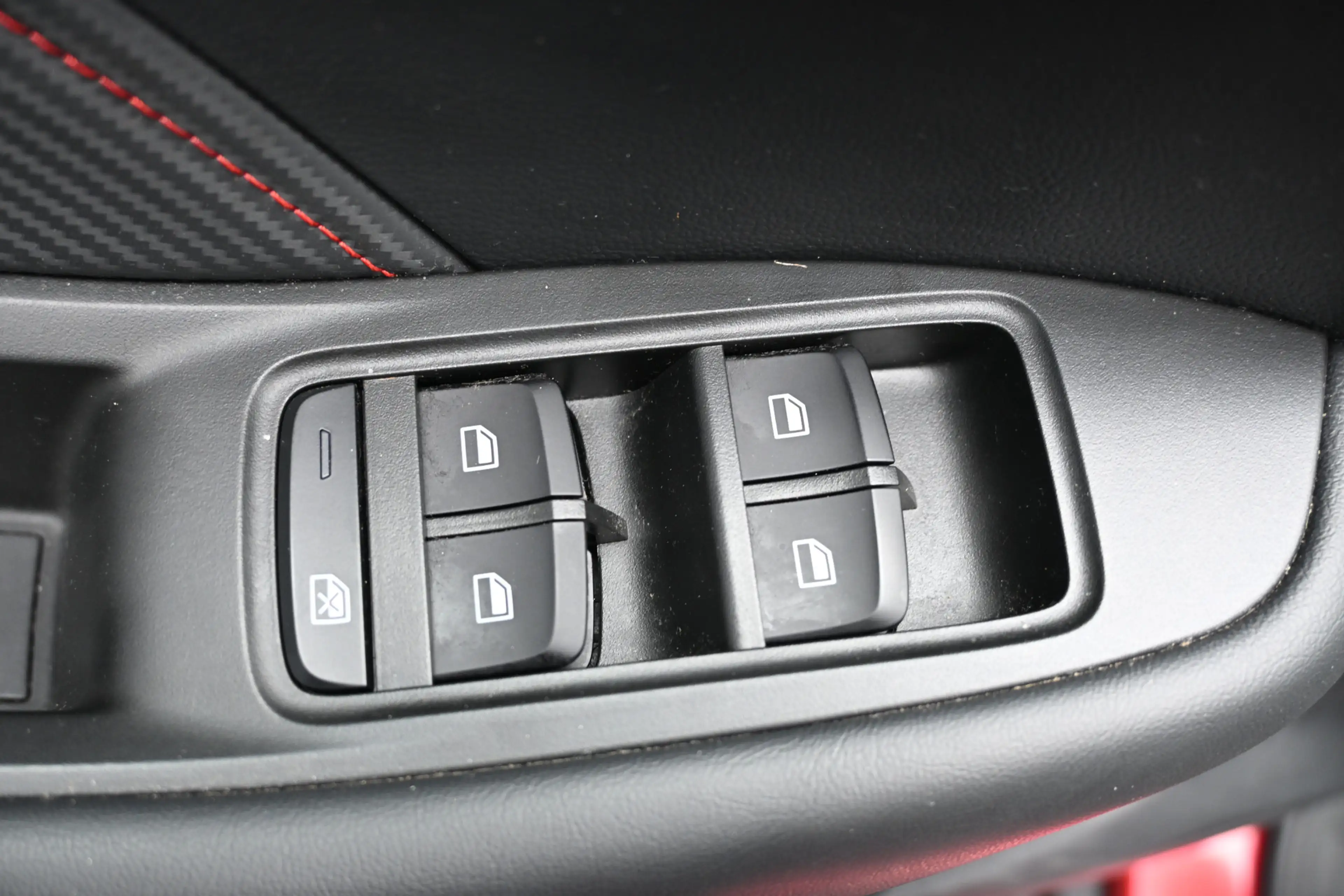 MG ZS MG EV EV Long Range Luxury 70 kWh trekhaak soh94% — photo 17
