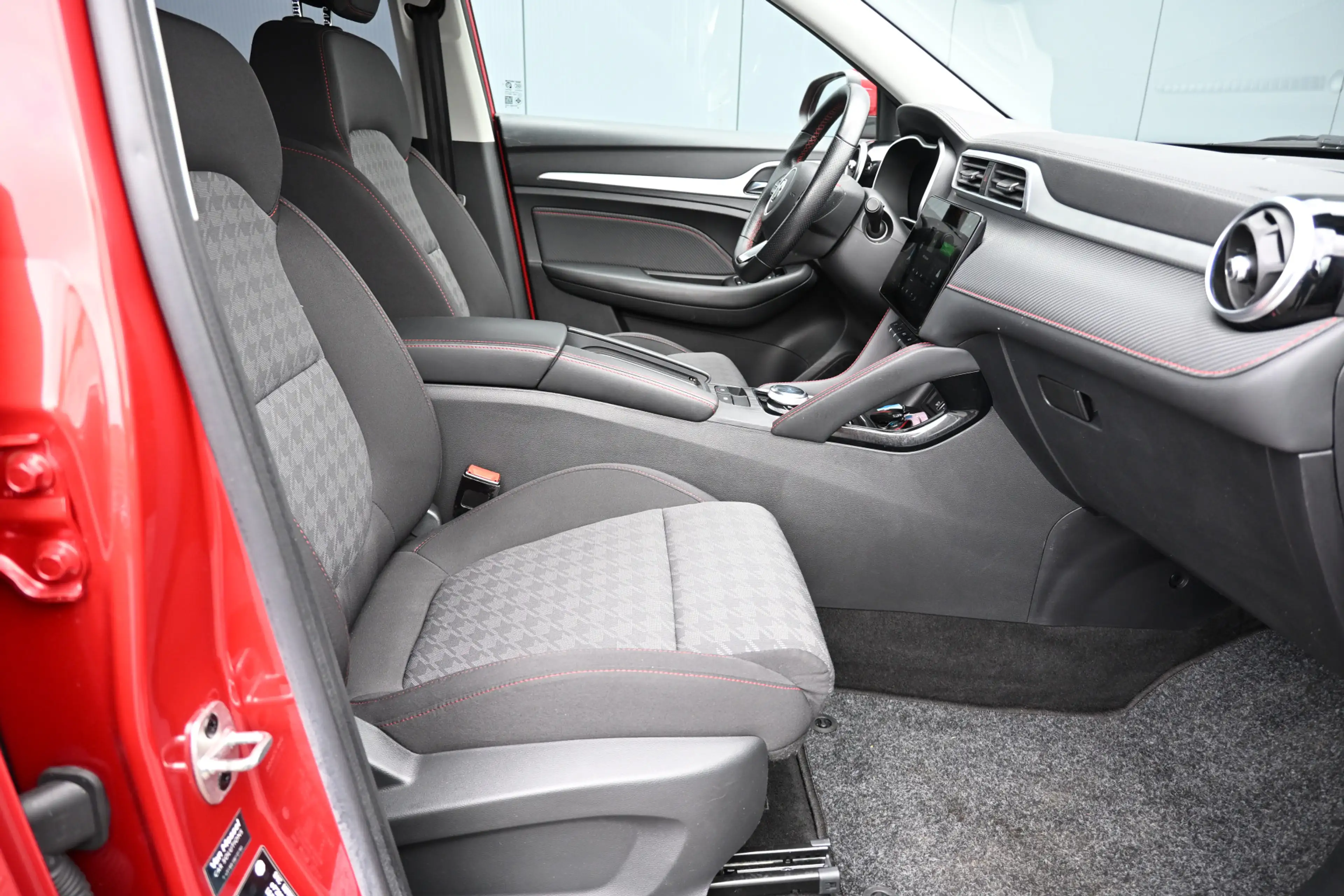 MG ZS MG EV EV Long Range Luxury 70 kWh trekhaak soh94% — photo 11