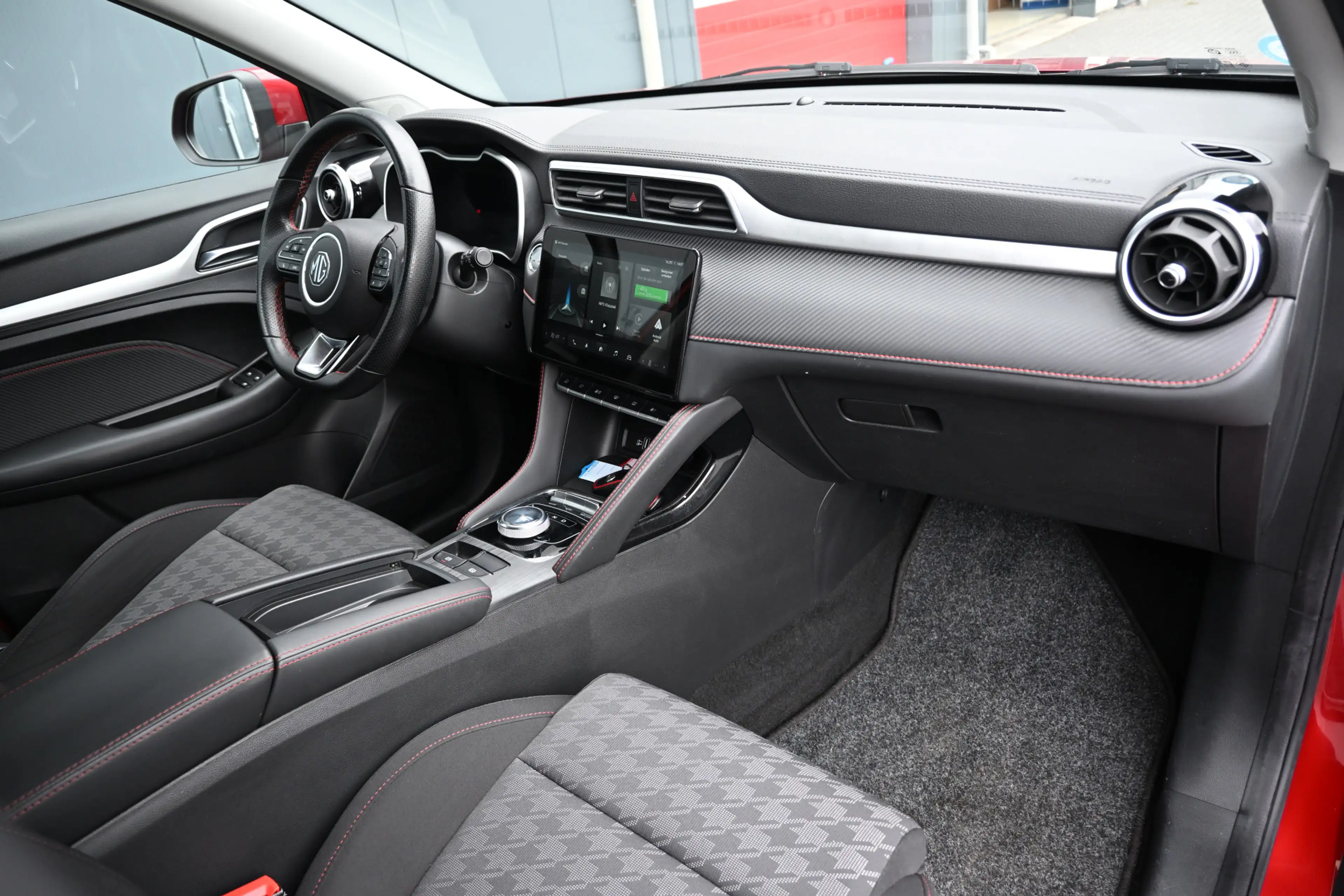 MG ZS MG EV EV Long Range Luxury 70 kWh trekhaak soh94% — photo 35