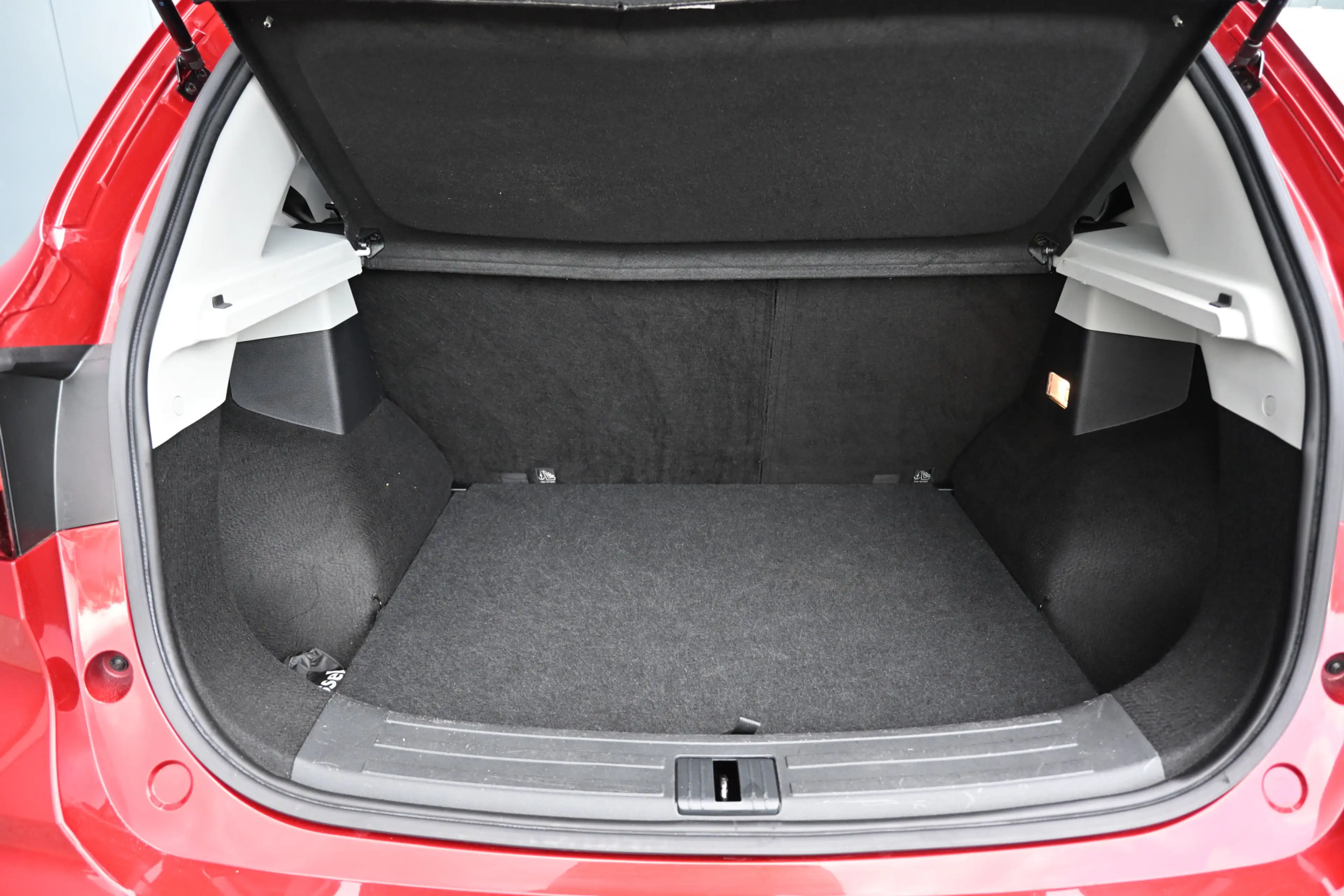 MG ZS MG EV EV Long Range Luxury 70 kWh trekhaak soh94% — photo 22