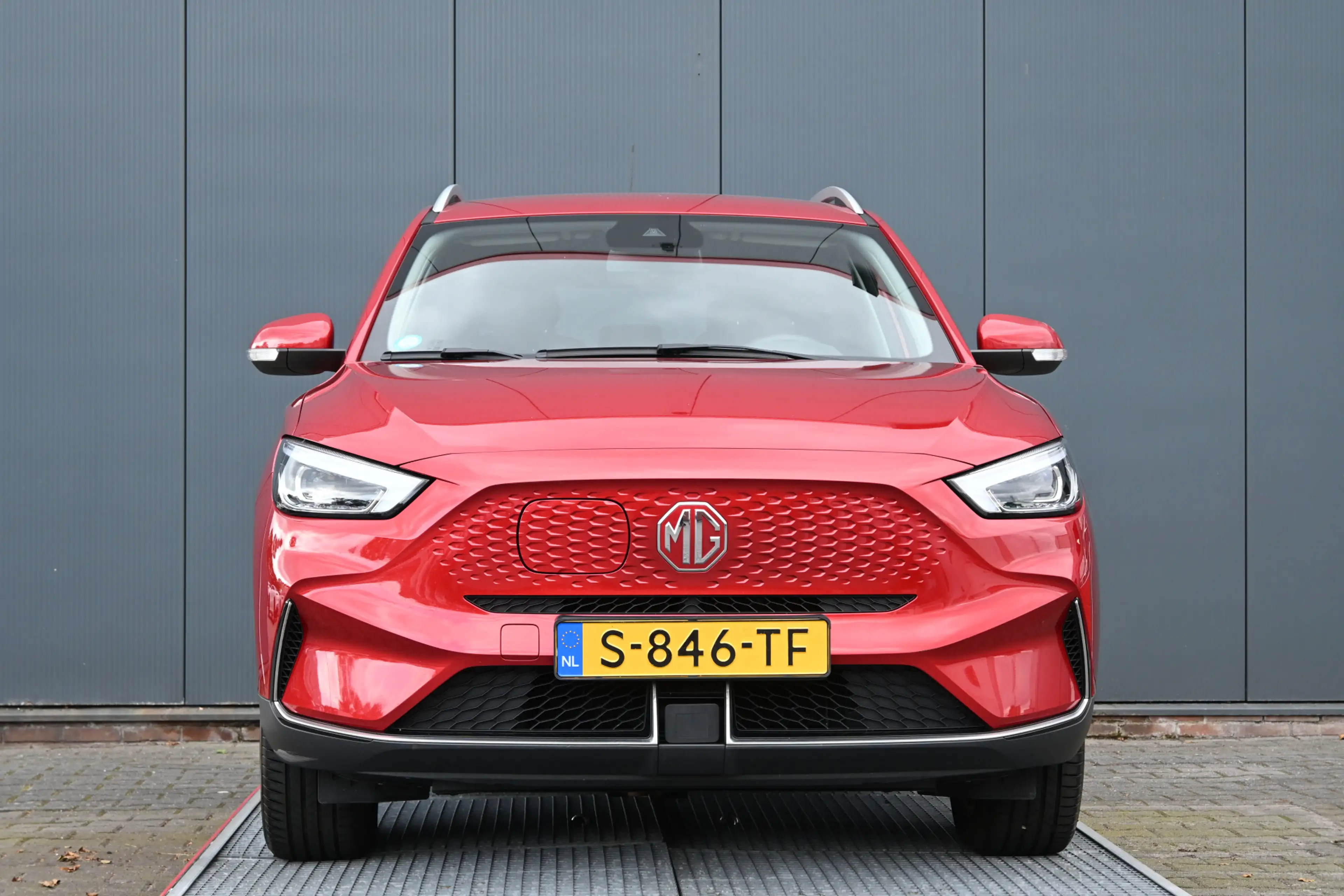 MG ZS MG EV EV Long Range Luxury 70 kWh trekhaak soh94% — photo 8
