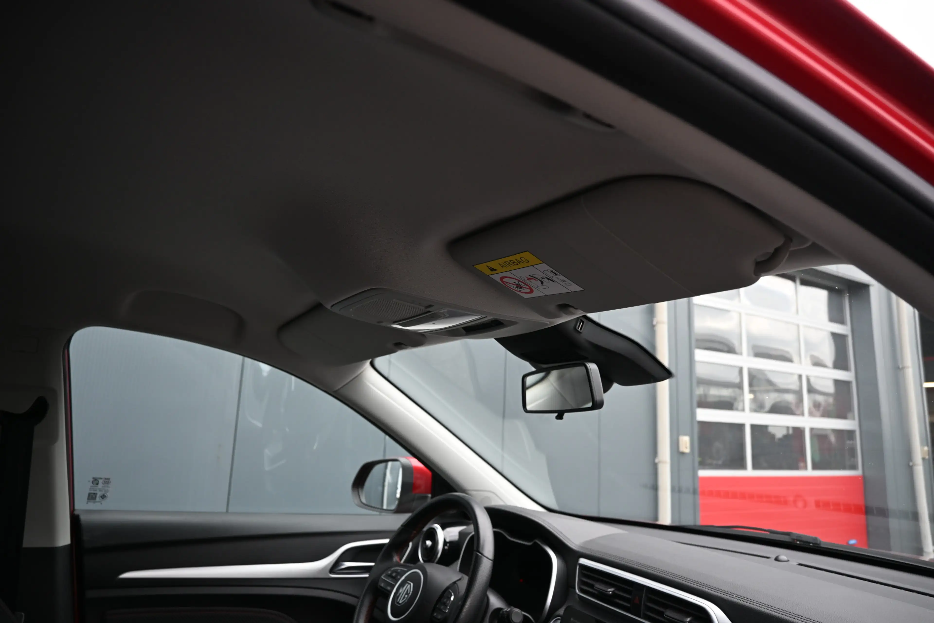 MG ZS MG EV EV Long Range Luxury 70 kWh trekhaak soh94% — photo 37