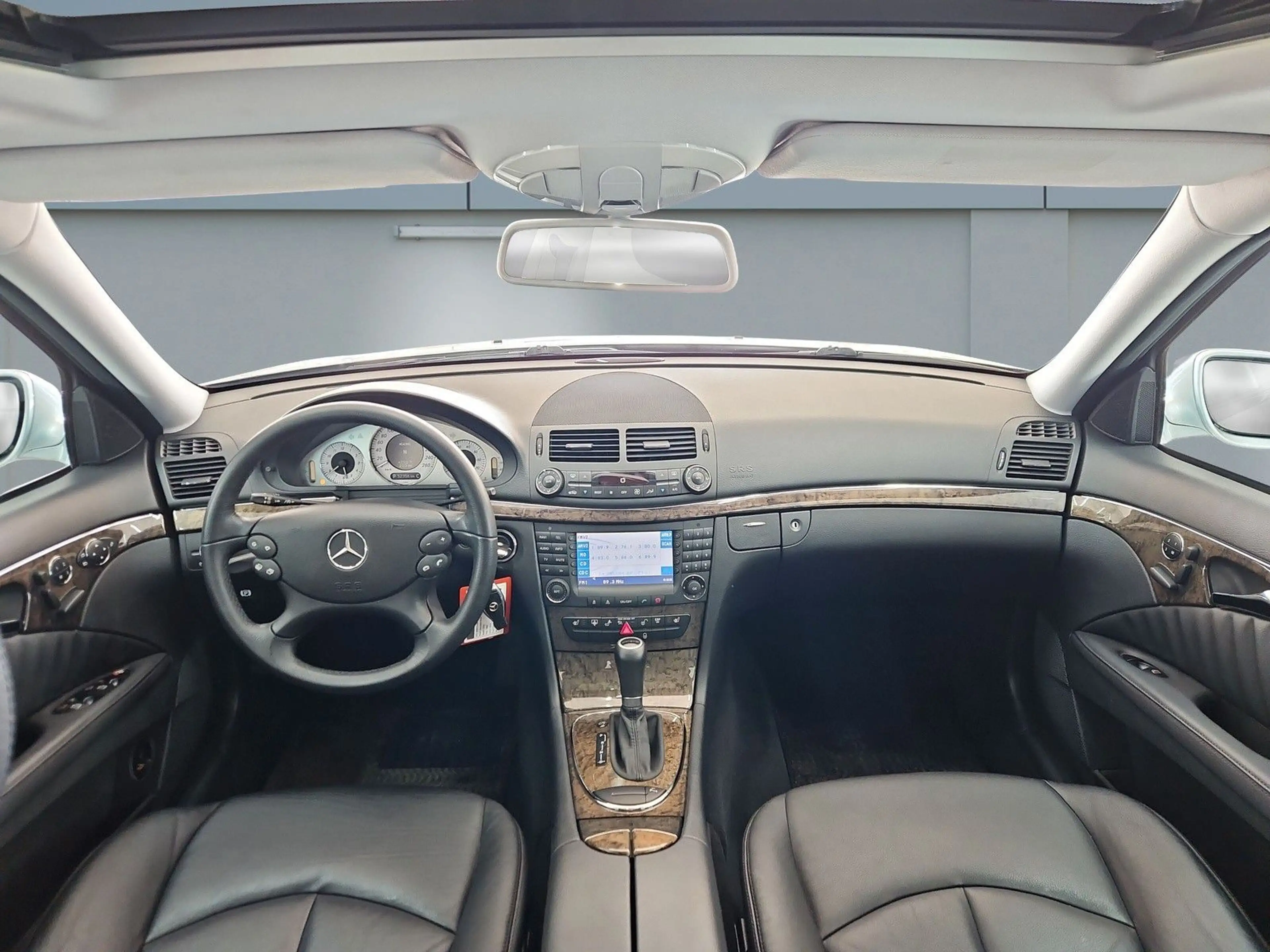 Mercedes-Benz E 350 E350 4Matic *PDC*XEN*MEM*SHZ*ROLLO*TEMP*53TKM* — photo 9
