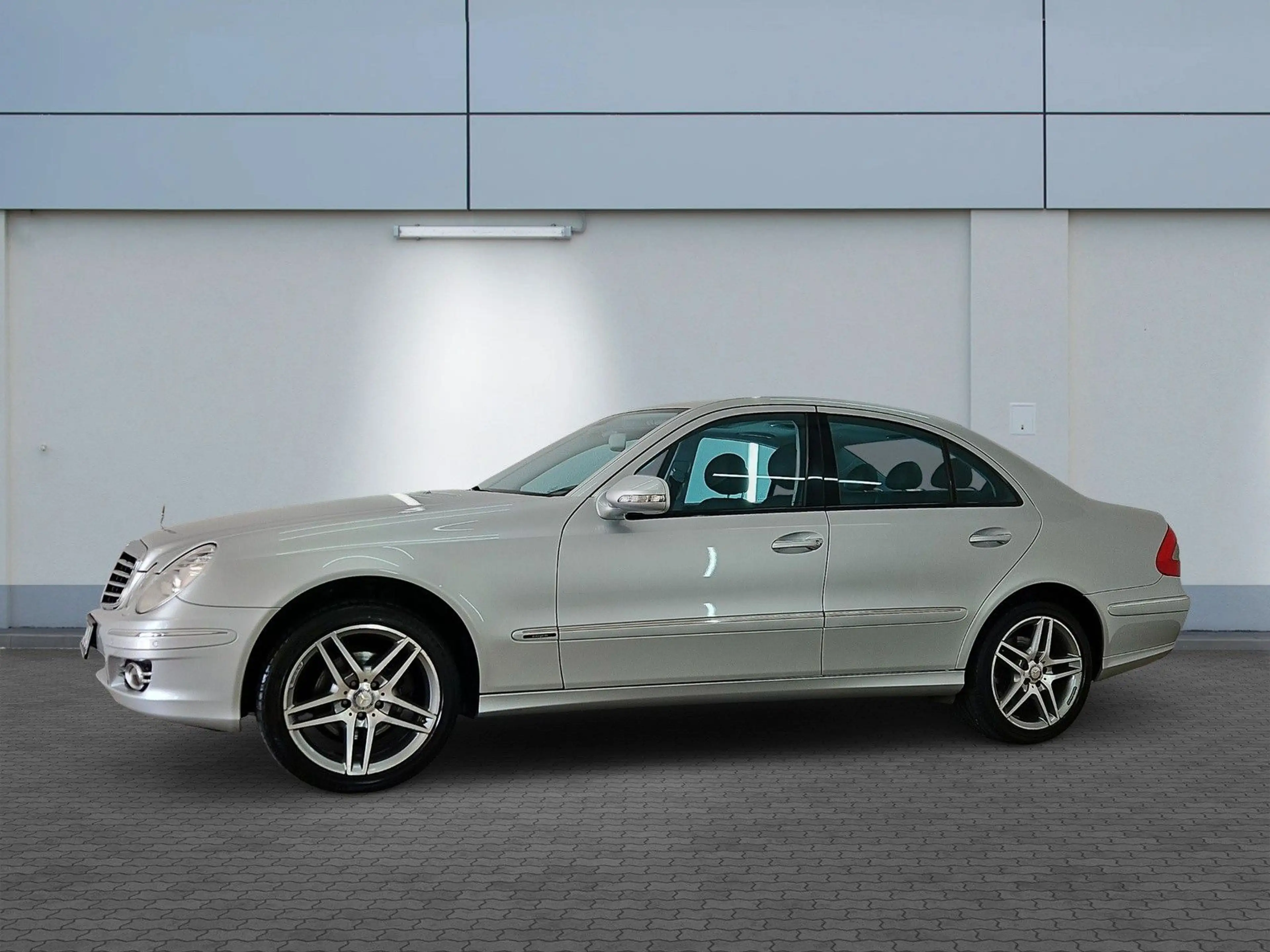 Mercedes-Benz E 350 E350 4Matic *PDC*XEN*MEM*SHZ*ROLLO*TEMP*53TKM* — photo 4