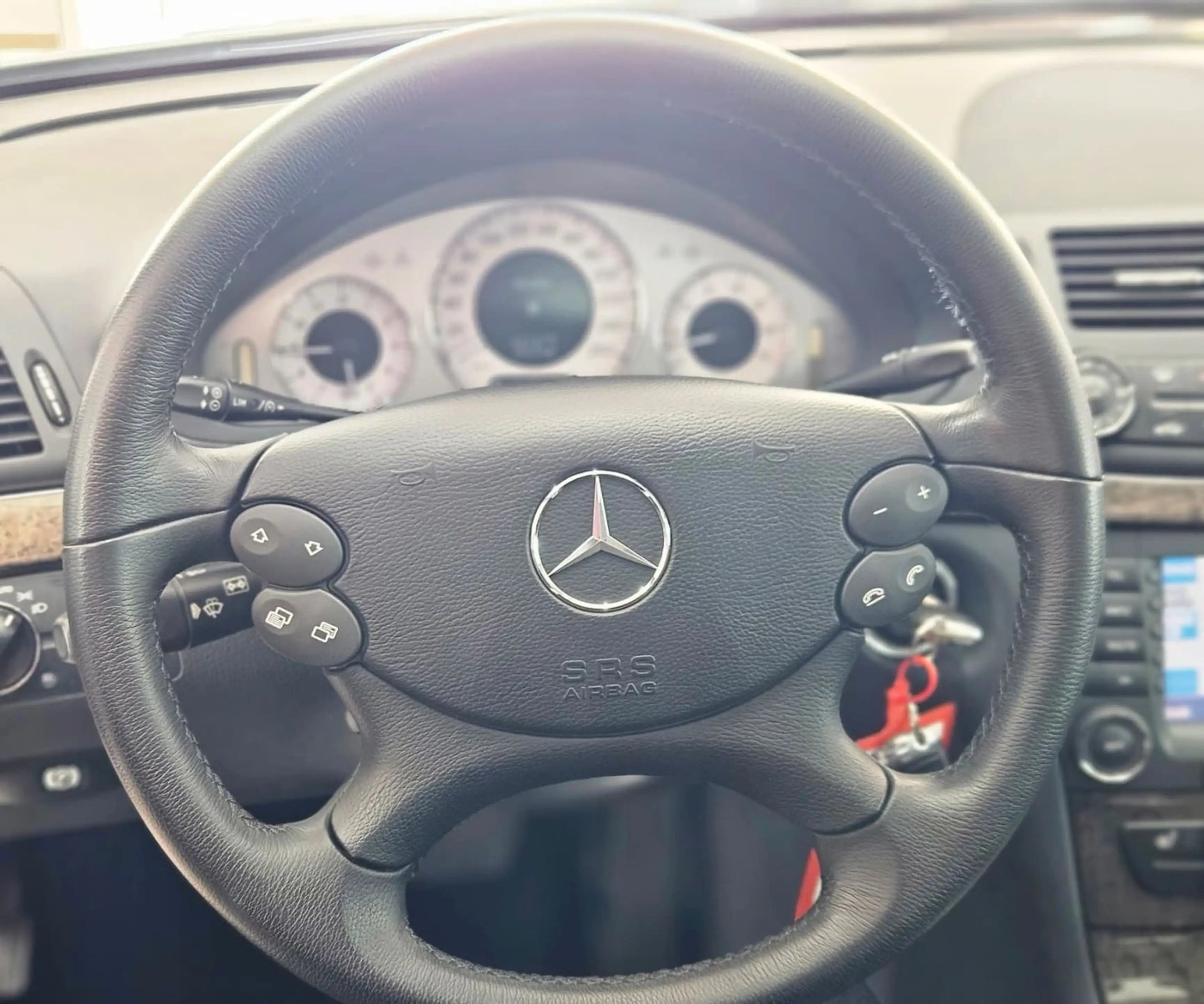 Mercedes-Benz E 350 E350 4Matic *PDC*XEN*MEM*SHZ*ROLLO*TEMP*53TKM* — photo 11