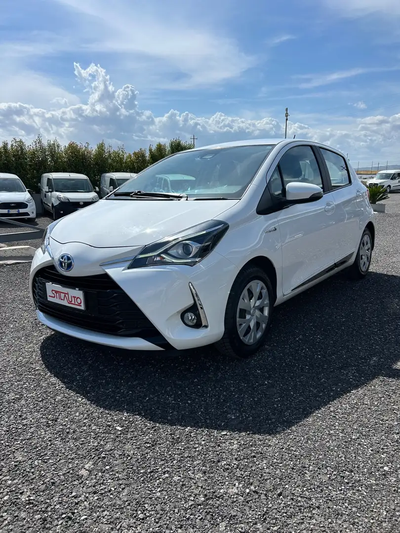 Toyota Yaris 1.5 Hybrid 5 porte Cool Bianco - 1
