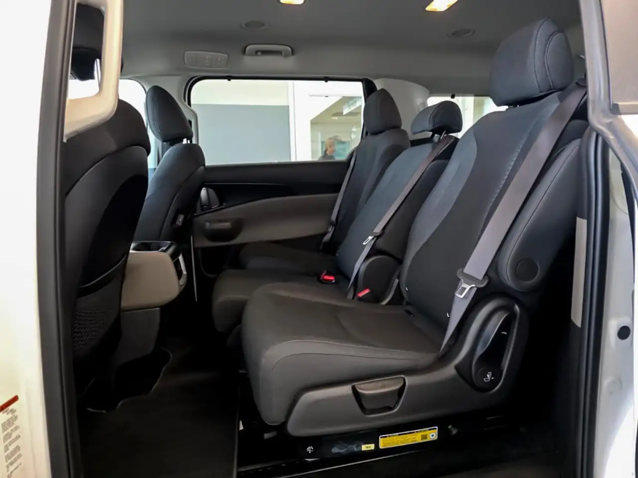 Kia Carnival снимка Kia Carnival