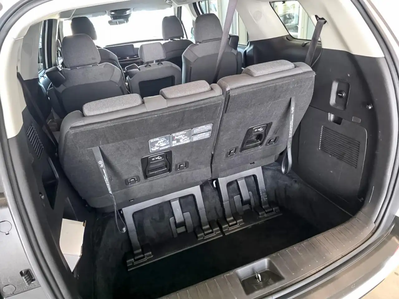 Kia Carnival снимка Kia Carnival