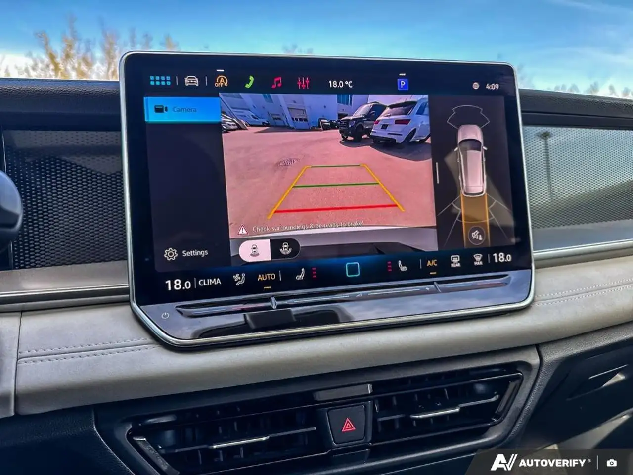 Volkswagen Tiguan снимка Volkswagen Tiguan