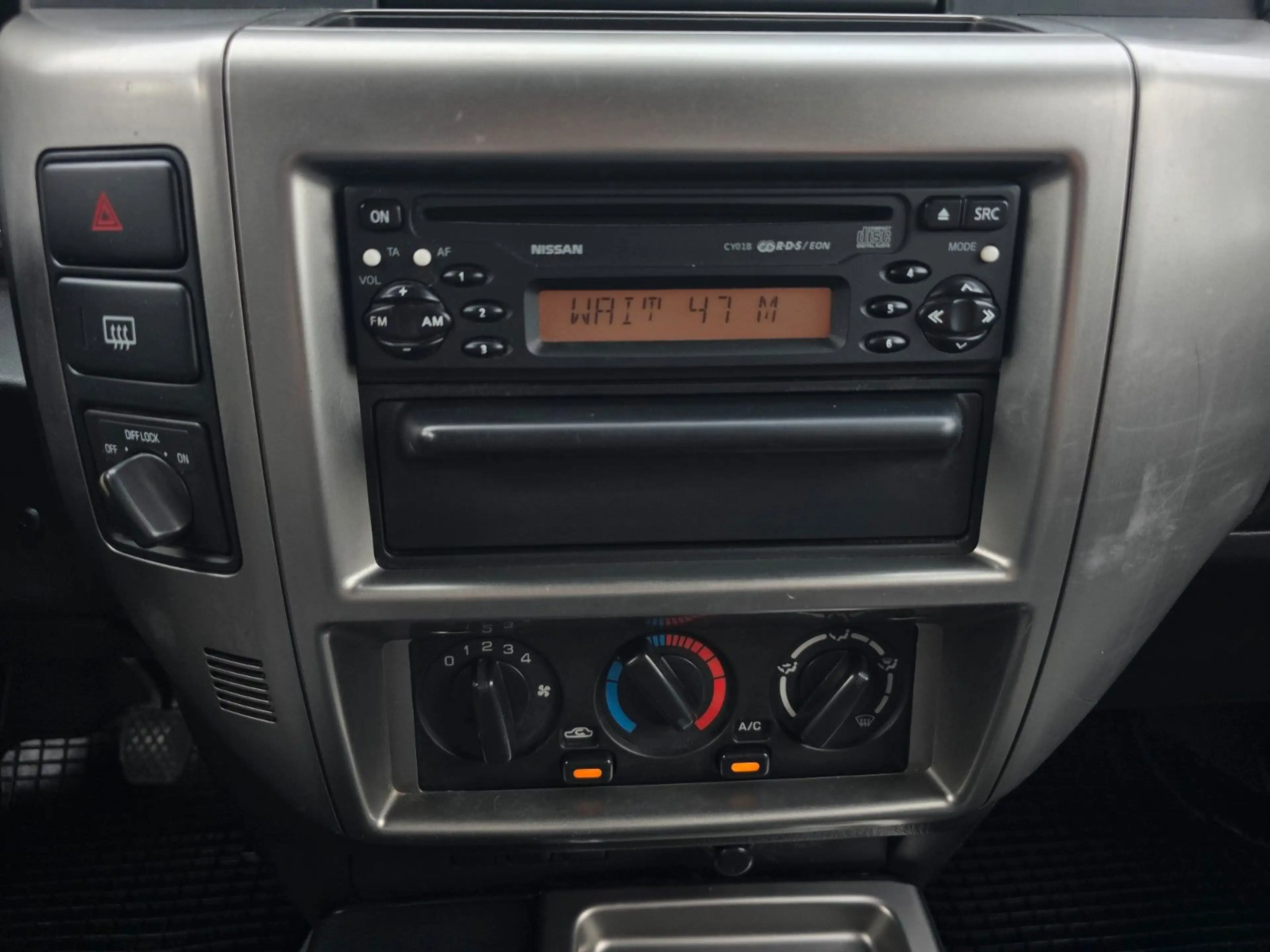 Nissan Patrol 3.0l Di Comfort Diff.Lock 4x4 Klima — photo 15