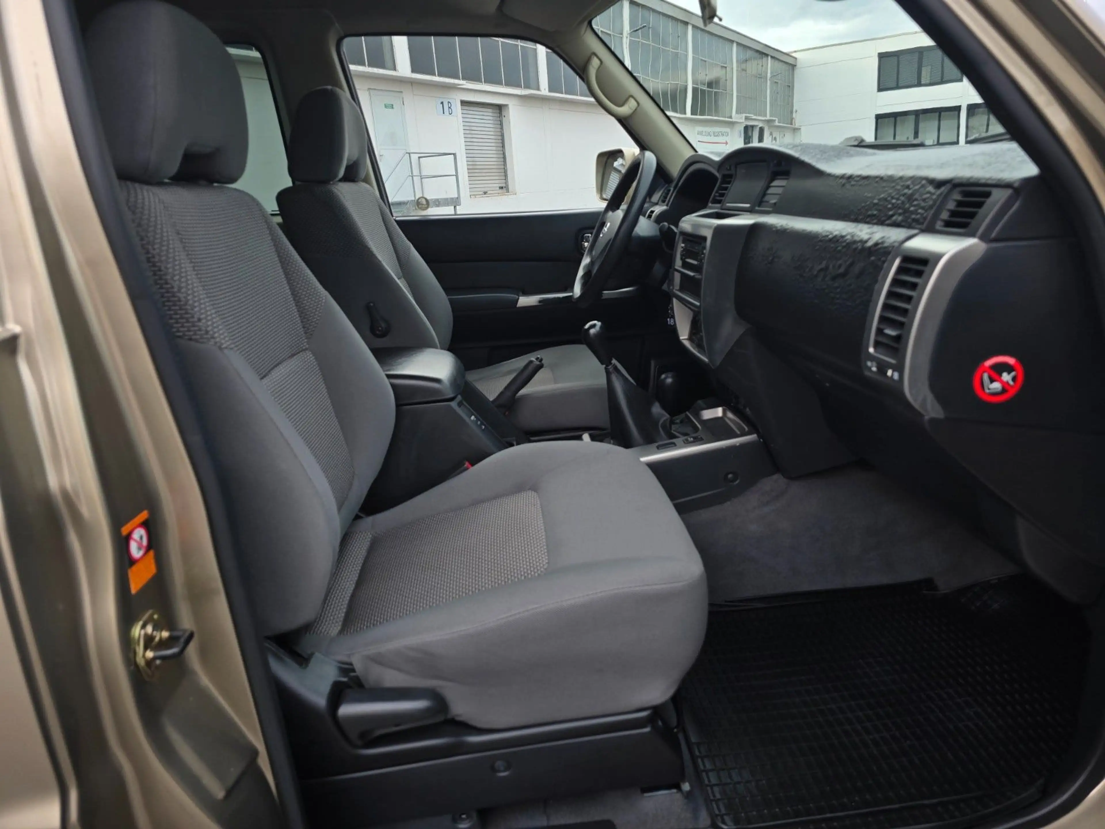 Nissan Patrol 3.0l Di Comfort Diff.Lock 4x4 Klima — photo 12