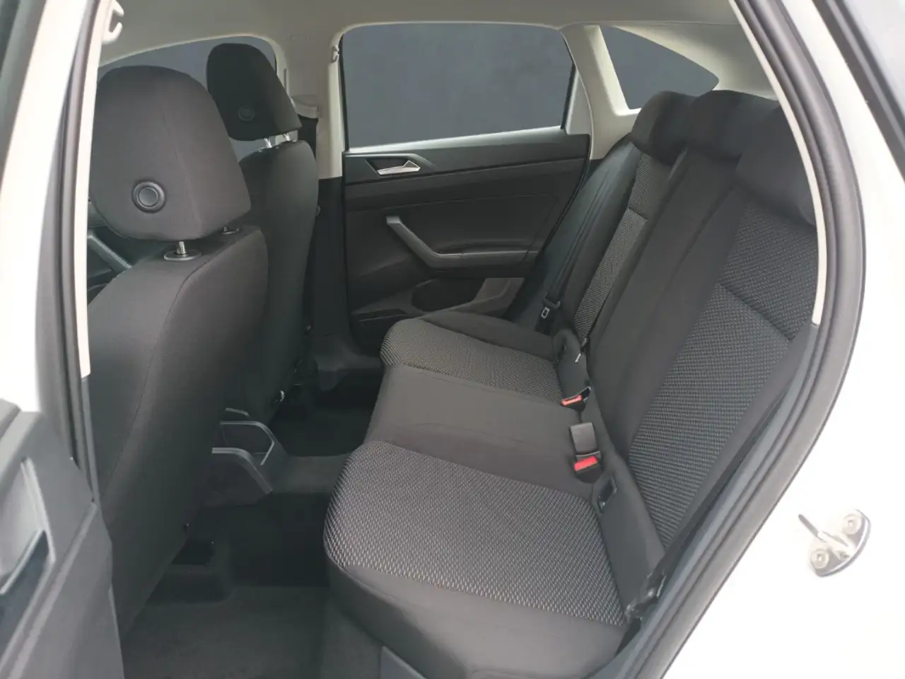 Volkswagen Taigo Basis 1.0 TSI+Spurhalteassistent+Park Distance Con 6