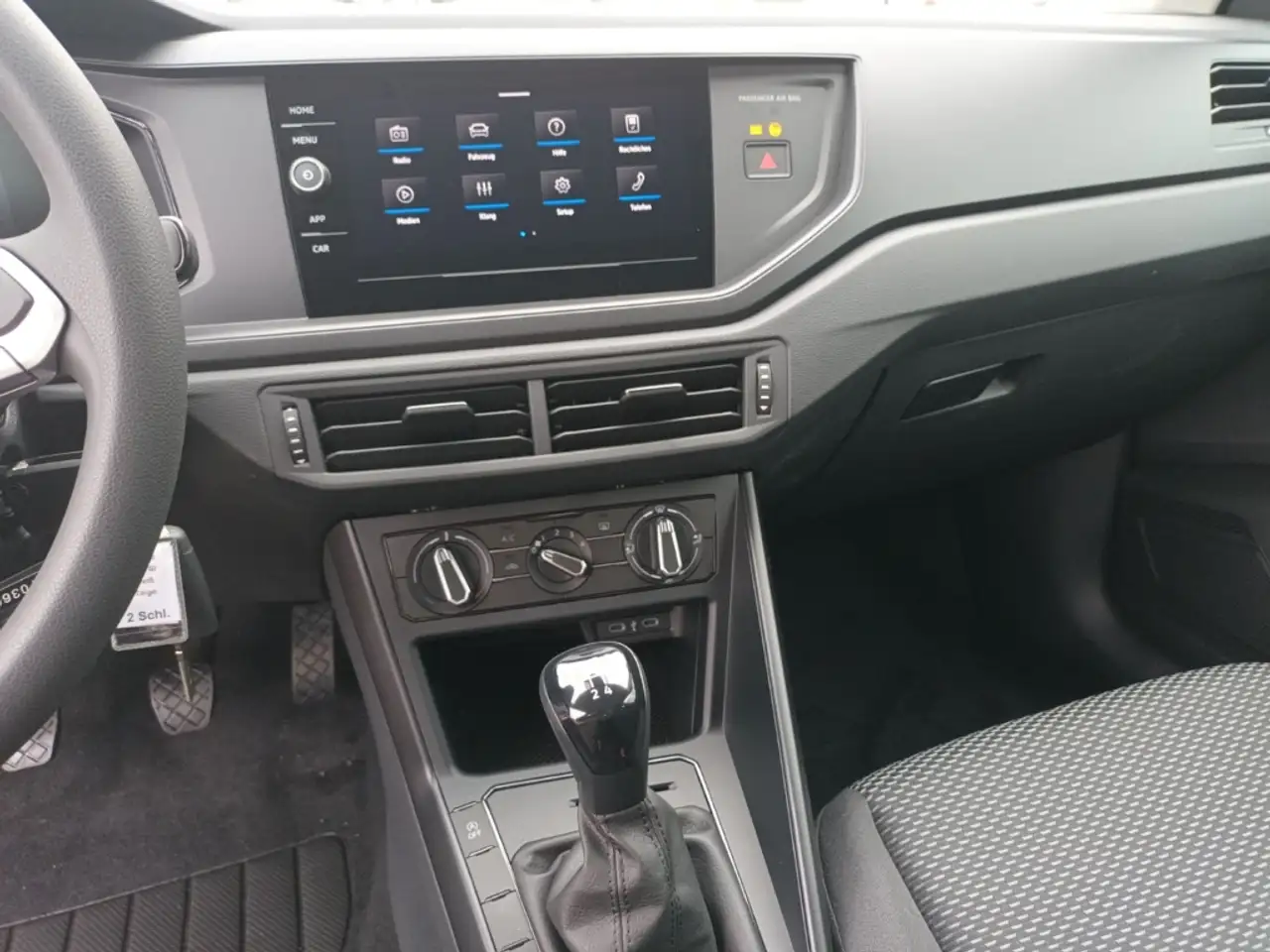 Volkswagen Taigo Basis 1.0 TSI+Spurhalteassistent+Park Distance Con 11