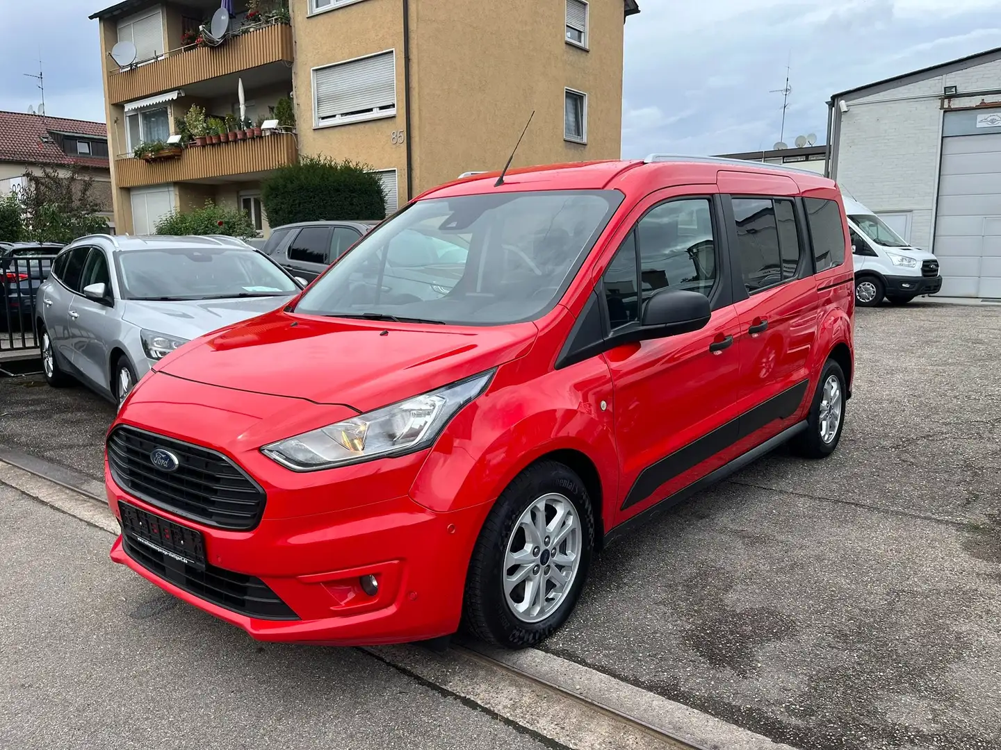 Ford Grand Tourneo Trend Navi Kamera 1.Hd 7-Sitzer Rot - 2