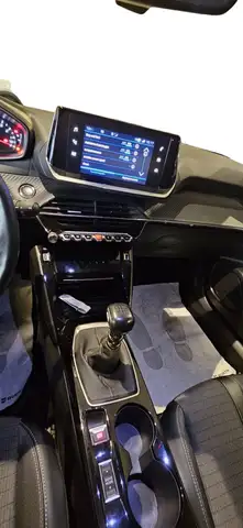 Peugeot 2008 view 2