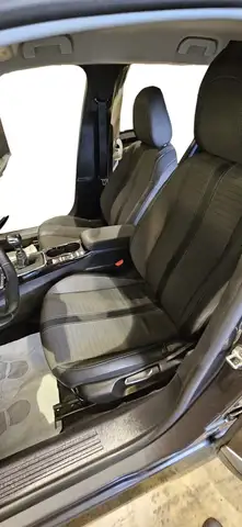 Peugeot 2008 view 6
