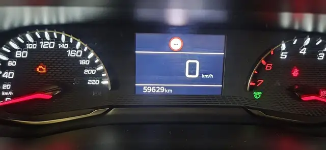 Peugeot 2008 view 3