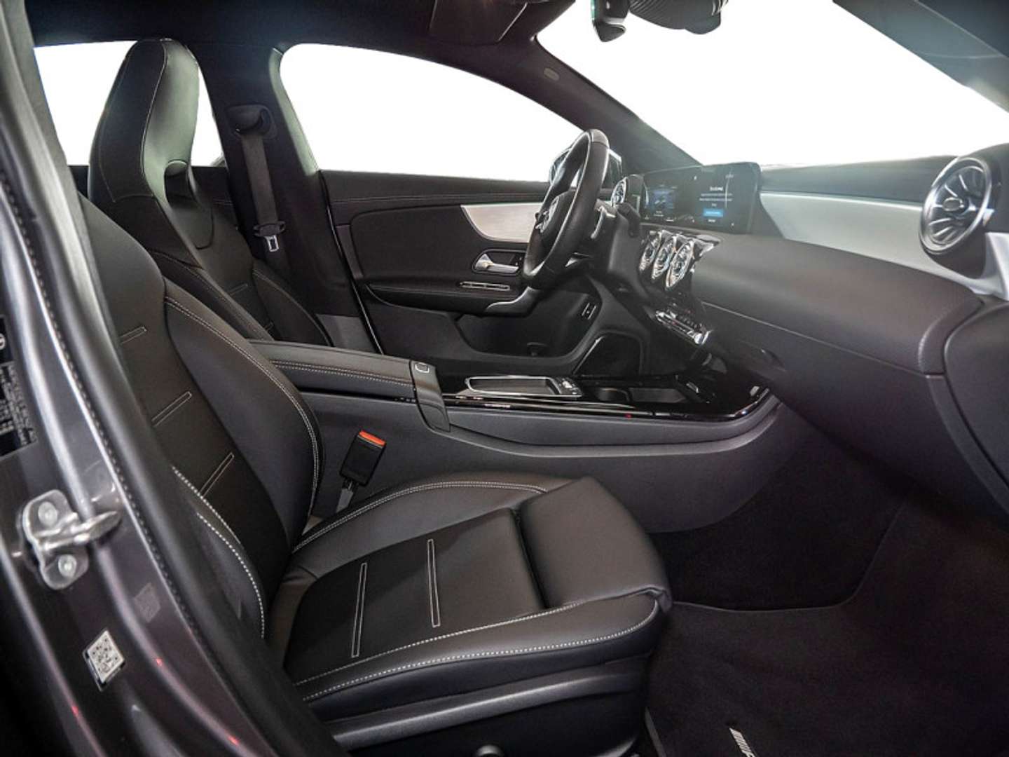 Mercedes CLA 250 E Shooting Brake 250 AMG Line - - Joinsteer - #2