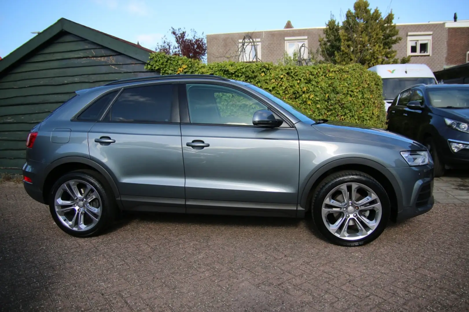 Audi Q3 1.4 TFSI CoD SpSL Ed | Navigatie | LED | Bluetooth Gris - 2