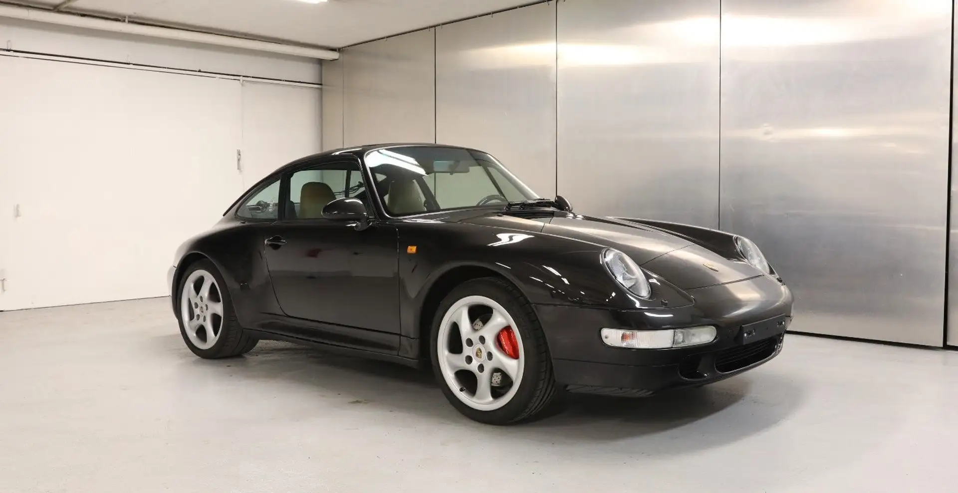 Porsche 993 Carrera 4S Coupé Schwarz - 2