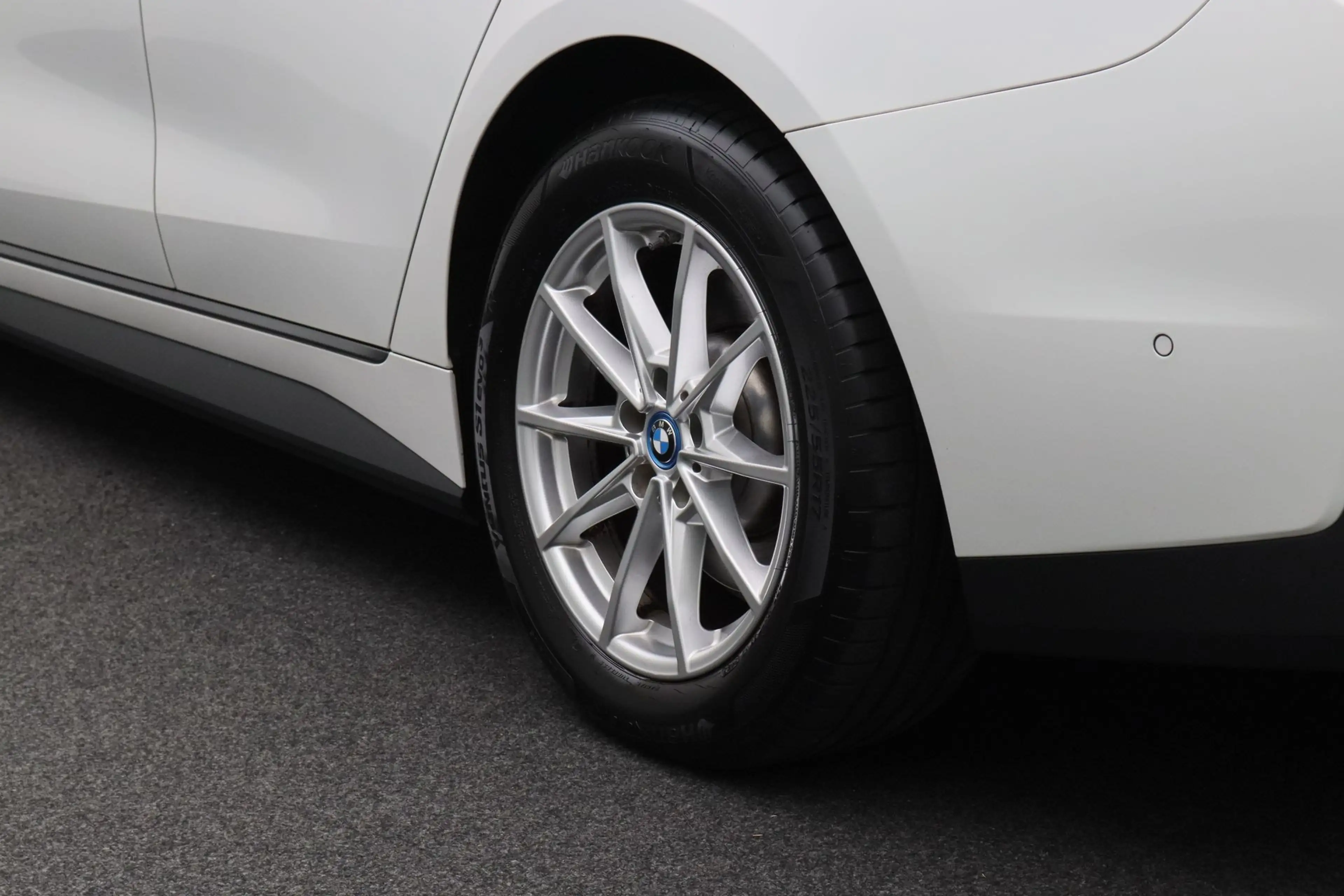 BMW i4 eDrive40 High Executive 84 kWh | Driving Assistant — photo 5