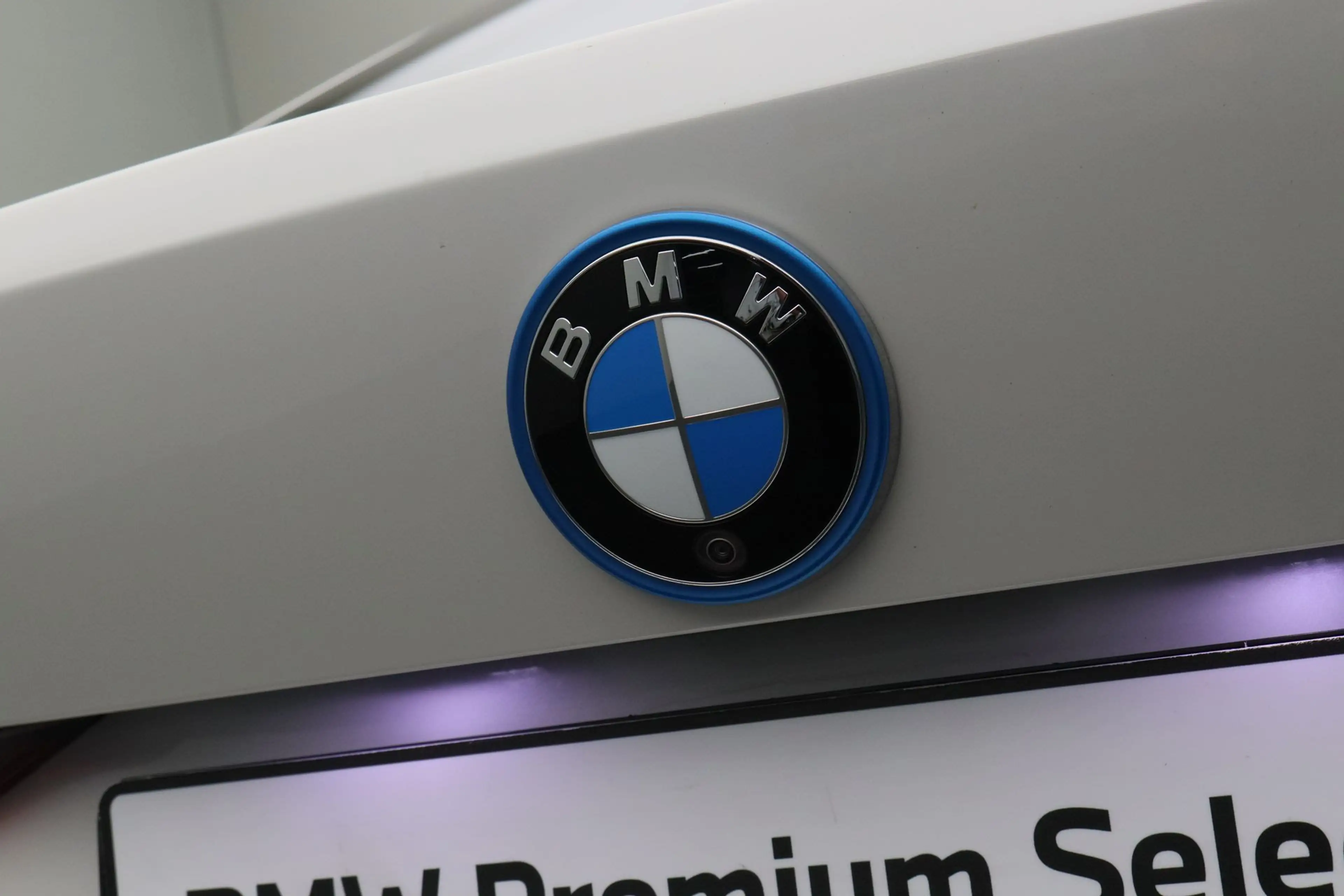 BMW i4 eDrive40 High Executive 84 kWh | Driving Assistant — photo 8