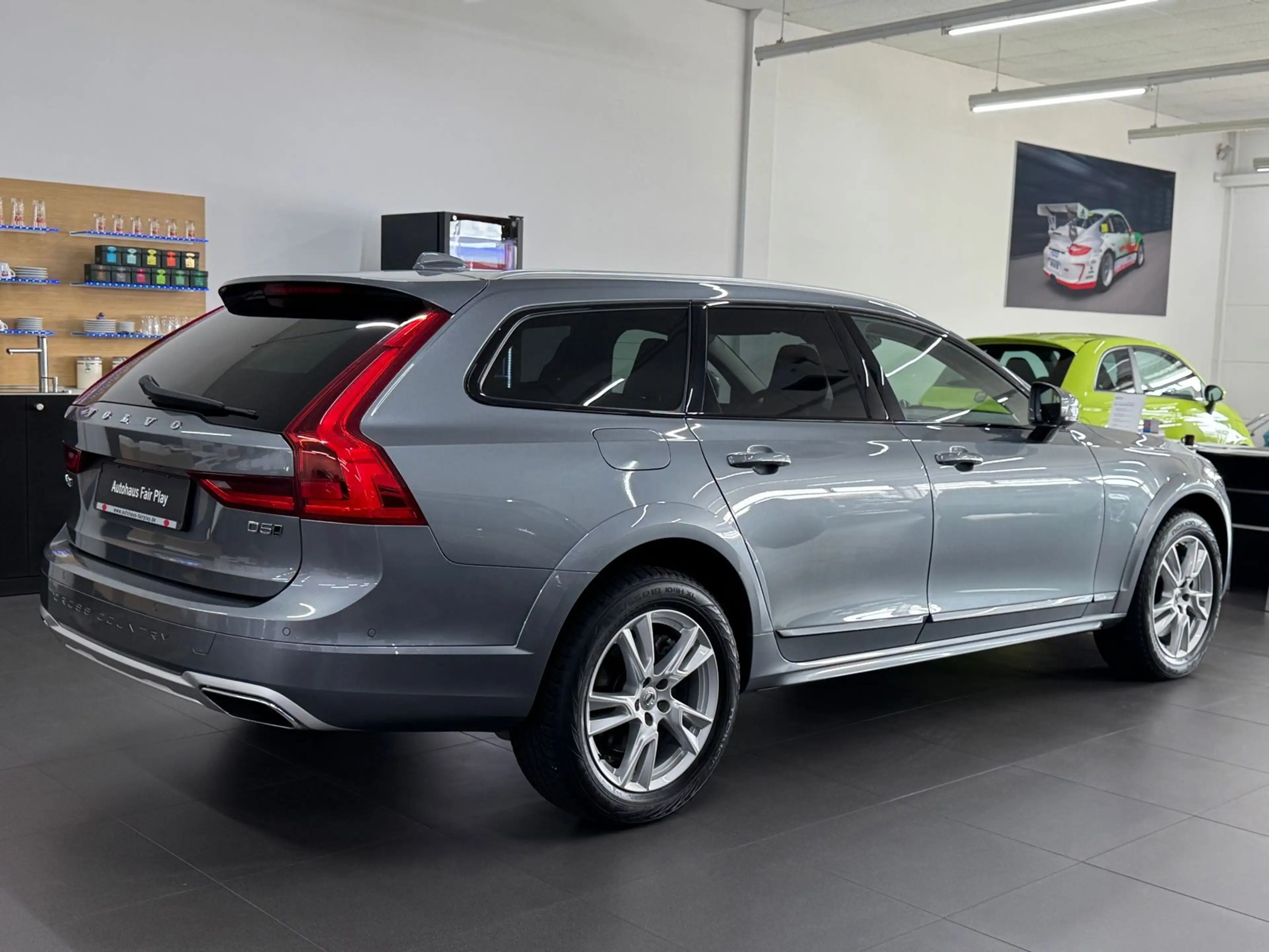 Volvo V90 Cross Country Pro SITZLÜFTUNG/Vmax 230km/h ! — photo 4