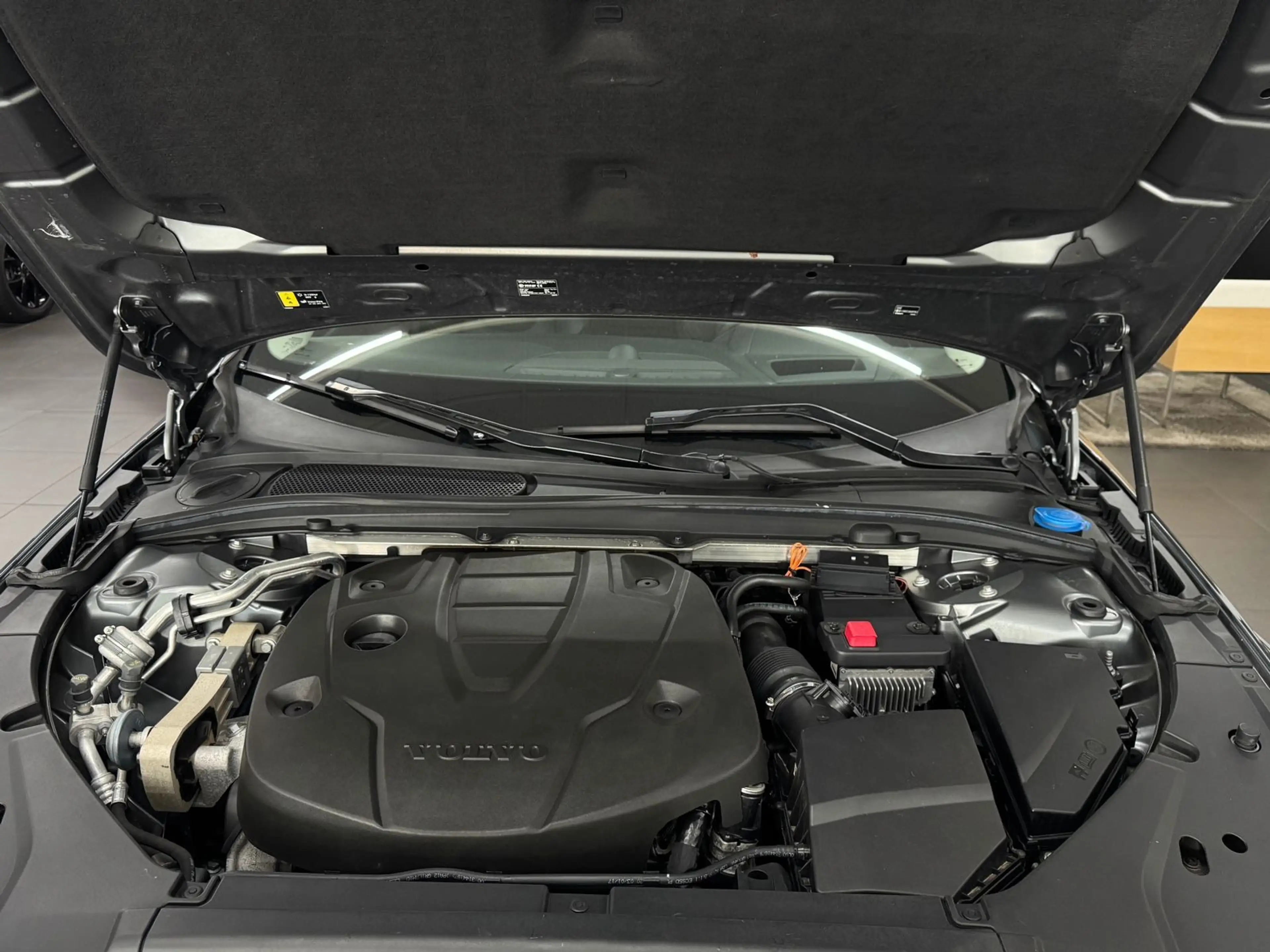Volvo V90 Cross Country Pro SITZLÜFTUNG/Vmax 230km/h ! — photo 8