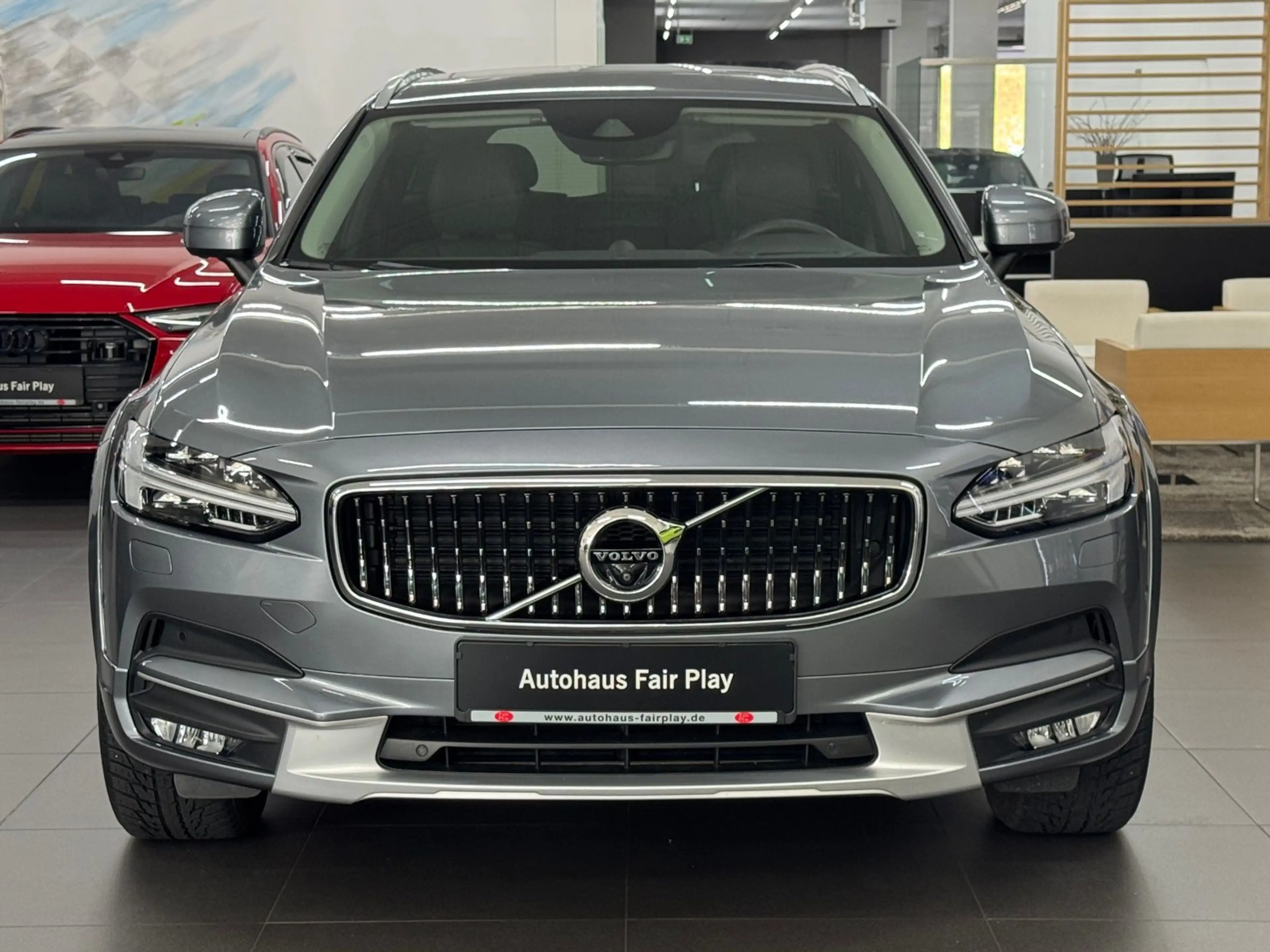 Volvo V90 Cross Country Pro SITZLÜFTUNG/Vmax 230km/h ! — photo 2