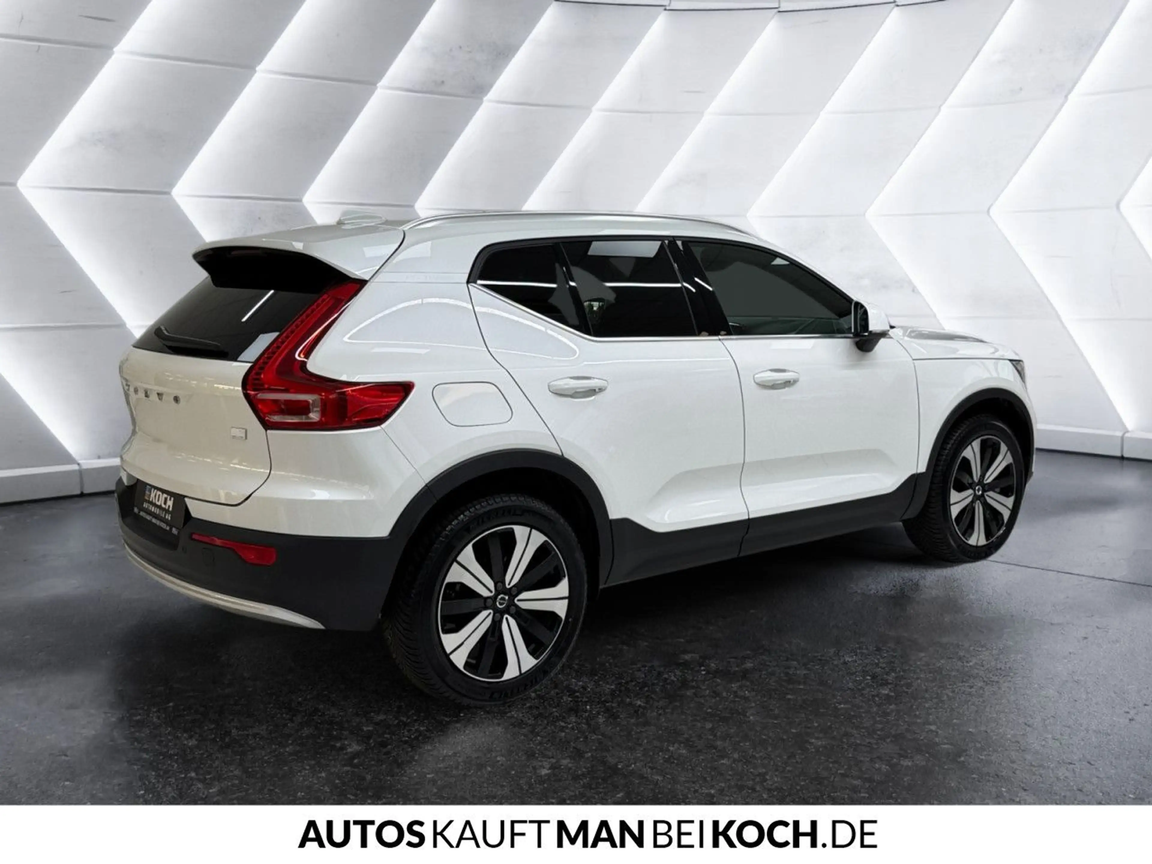 Volvo XC40 T4 Plug-In BLIS ACC Kamera AHK LED uvm. — photo 5