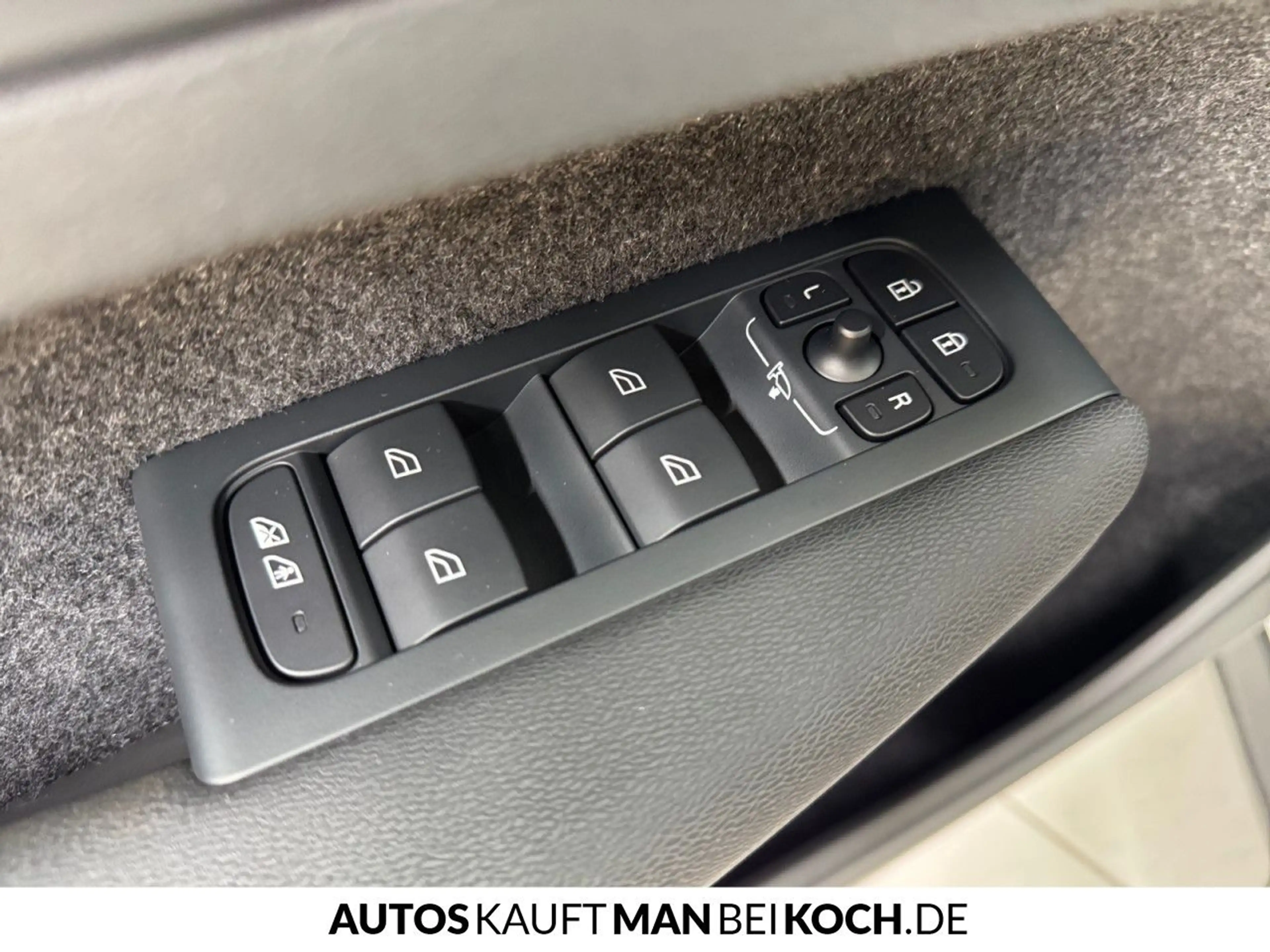 Volvo XC40 T4 Plug-In BLIS ACC Kamera AHK LED uvm. — photo 14