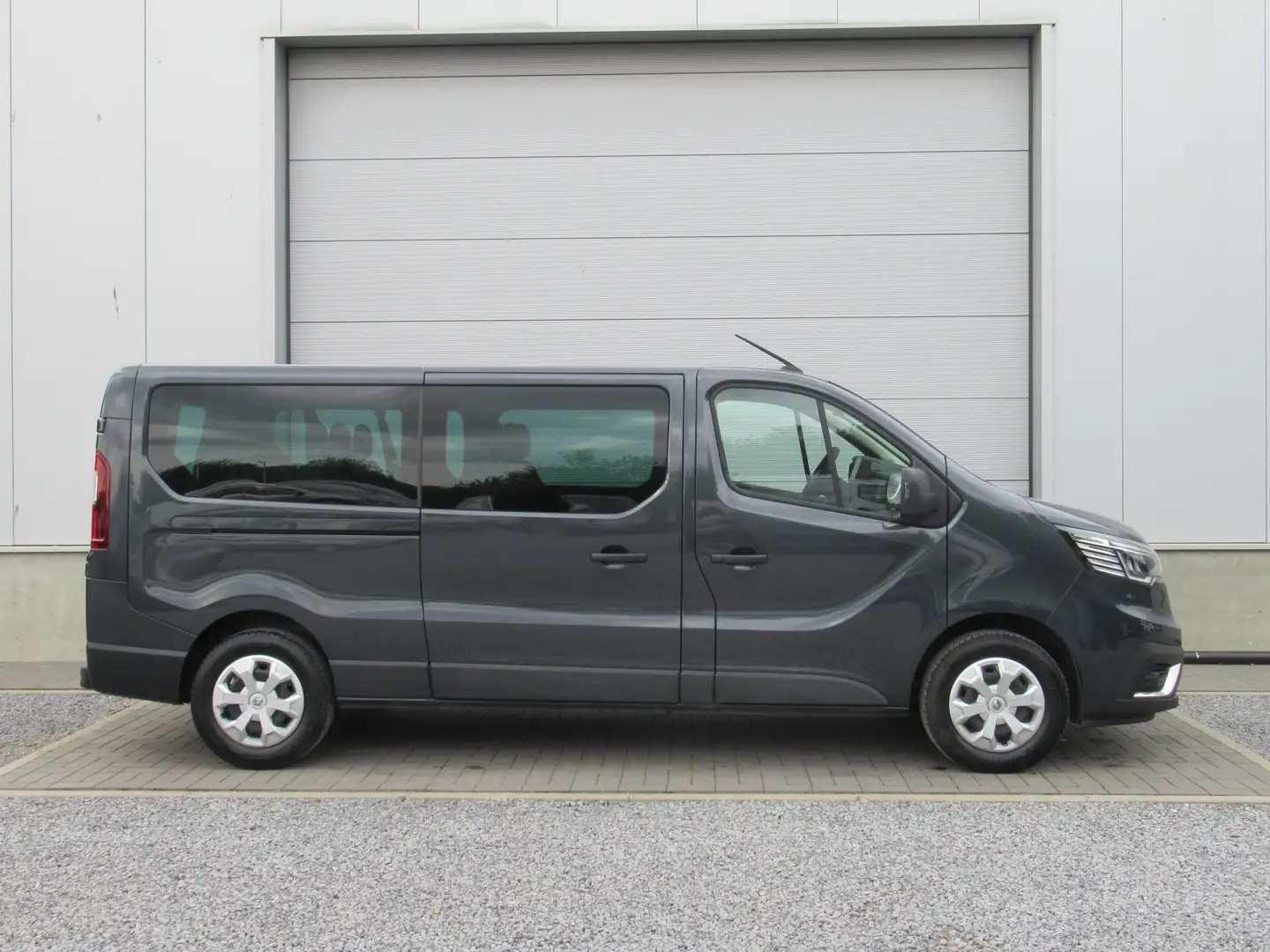 Renault Trafic Passenger 2.0 DCi / 9 pl / Aut. / Cruise Control / Gris - 2