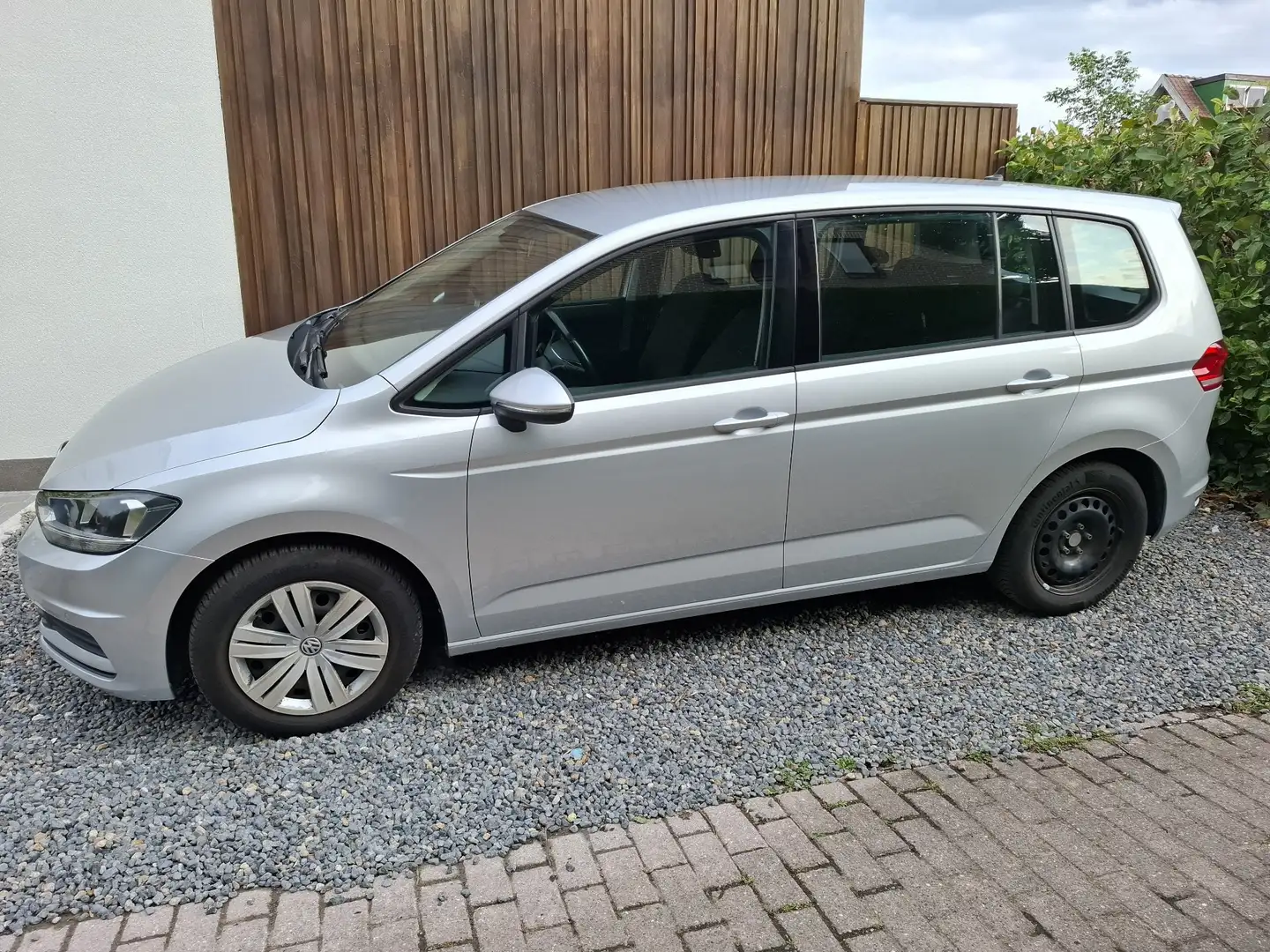 Volkswagen Touran Touran 1.6 TDi SCR Trendline Zilver - 2