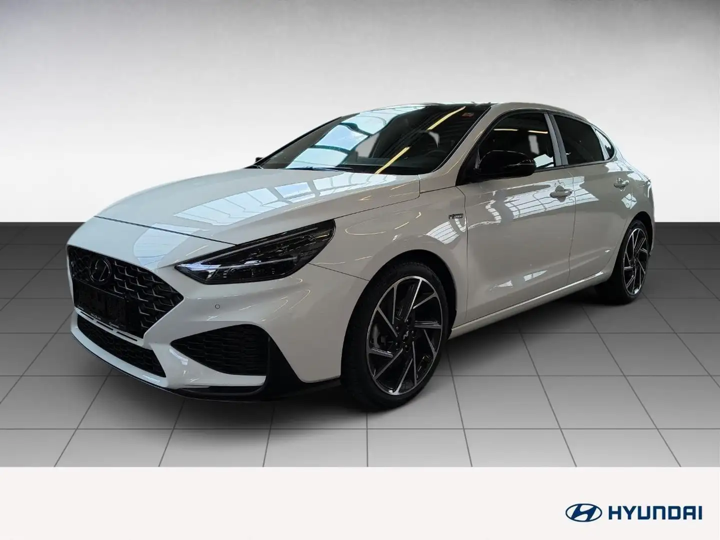 Hyundai i30 Fastback N Line Mild-Hybrid Weiß - 1