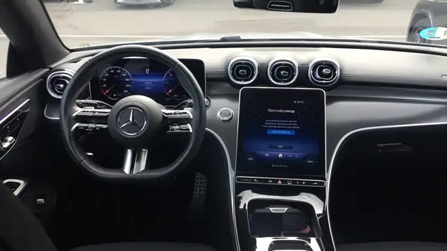 Mercedes-Benz 220 view 8