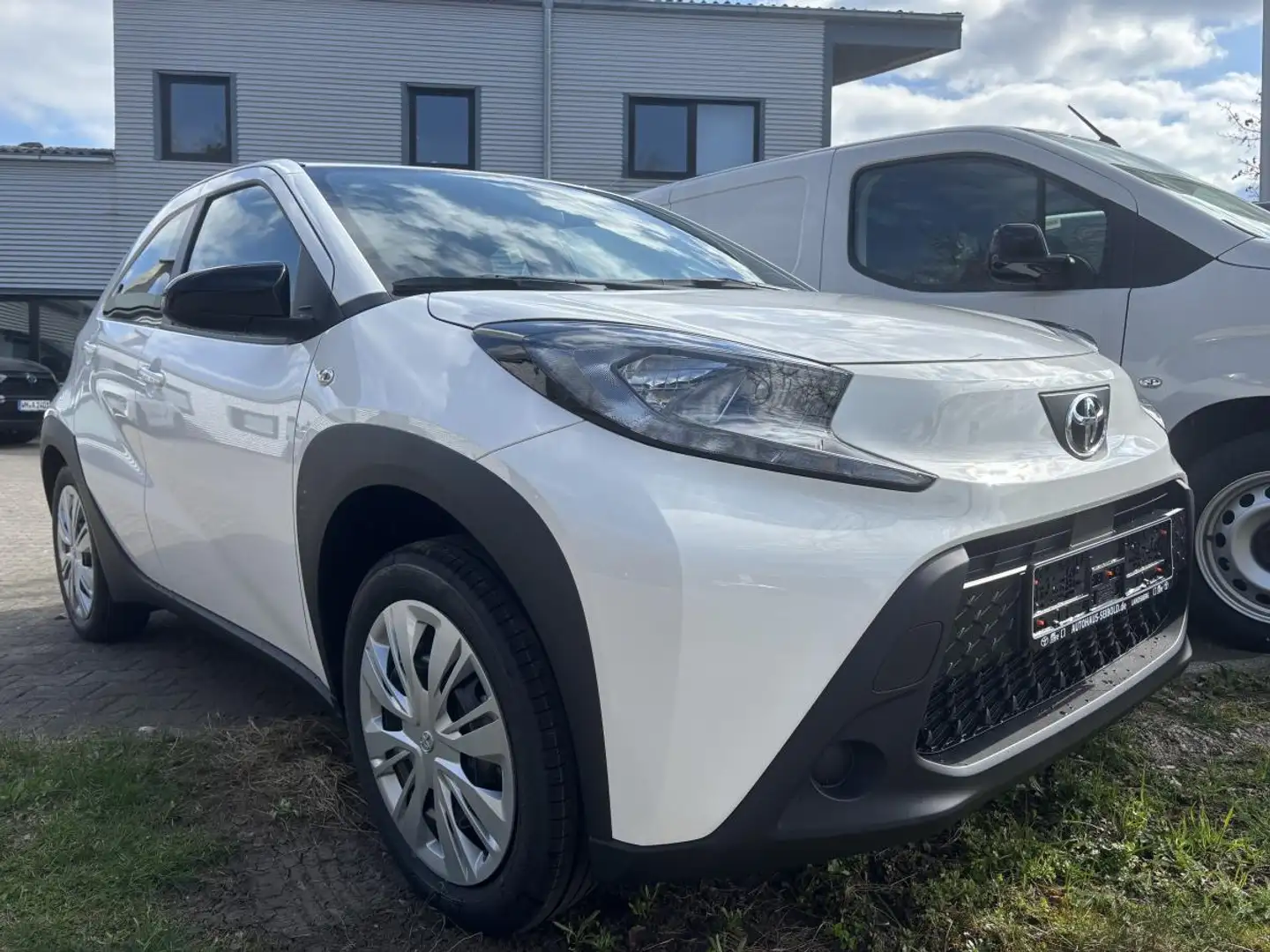 Toyota Aygo X 5-Türer Play X -- CARPLAY - HOT DEAL🔥 Weiß - 1