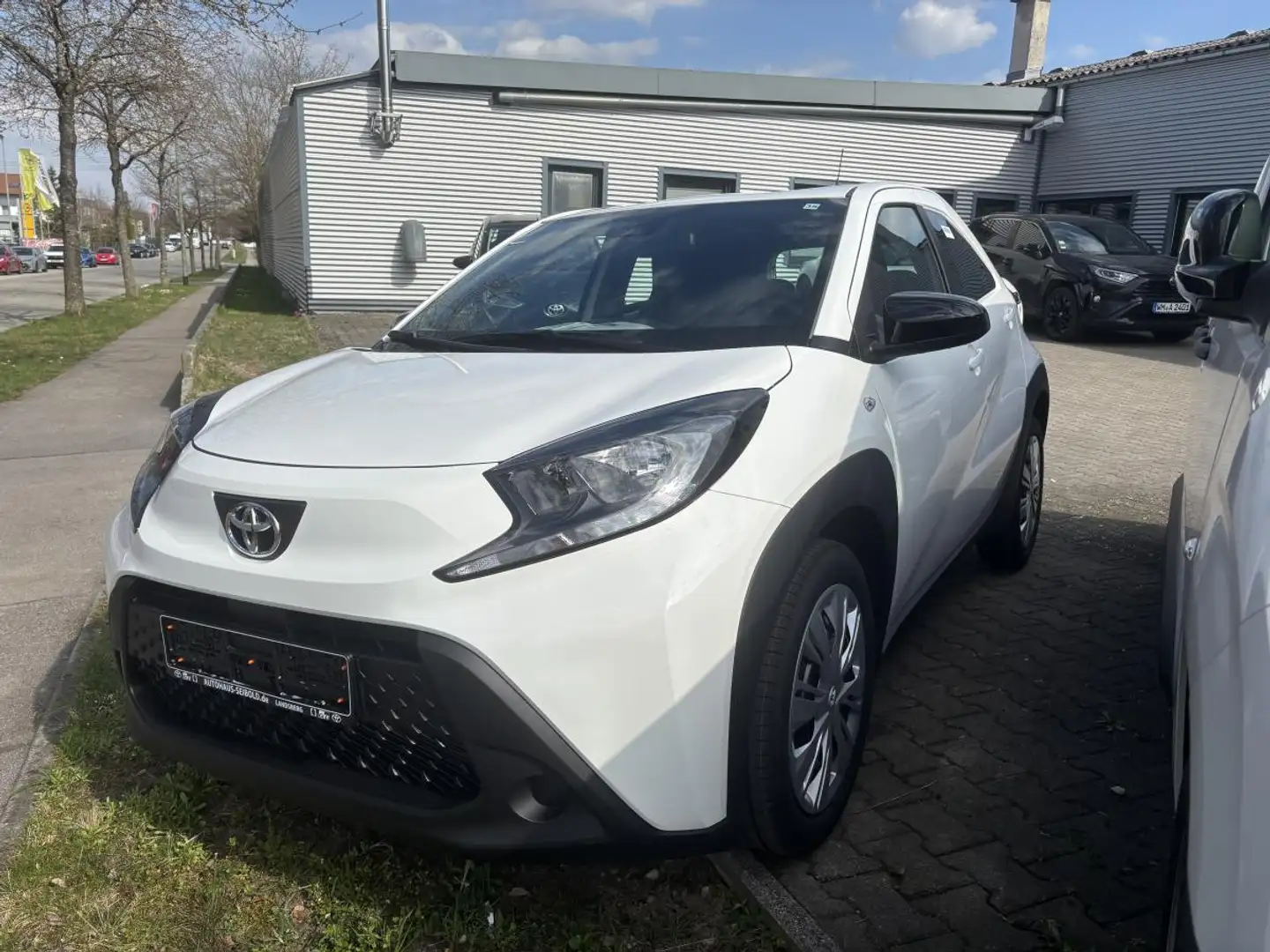 Toyota Aygo X 5-Türer Play X -- CARPLAY - HOT DEAL🔥 Weiß - 2