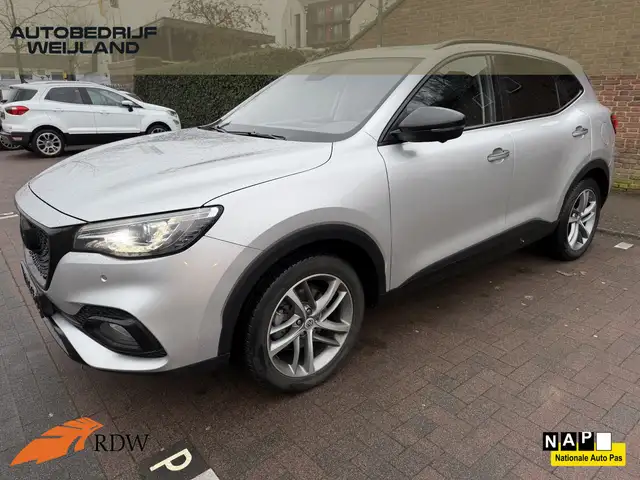 MG EHS 1.5 TGDI Luxury 258PK Black Edition panoramadak I