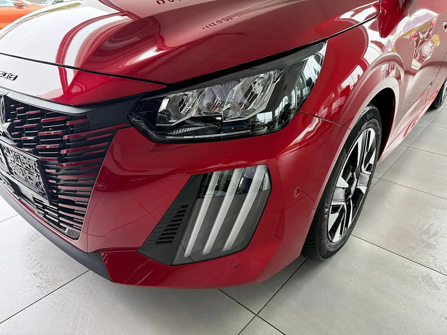 Peugeot 208 PT 100 Allure ACC, Navi, 360° Kamera Rot - 2