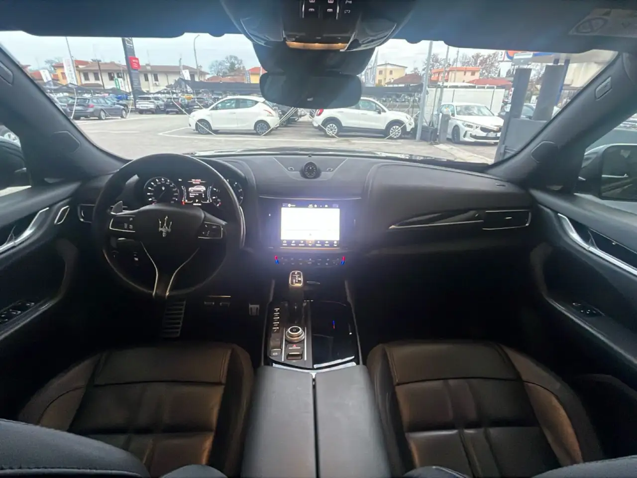 Maserati Levante 2023 — фото 11