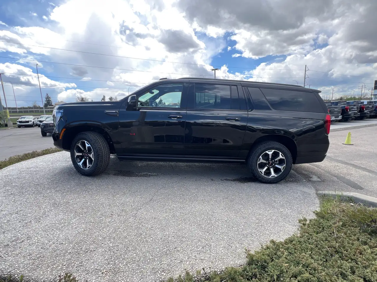 GMC Yukon снимка GMC Yukon