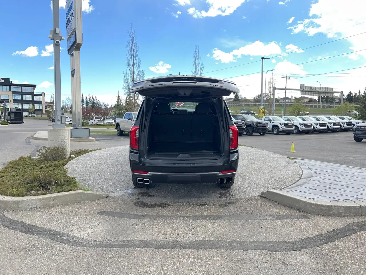 GMC Yukon снимка GMC Yukon